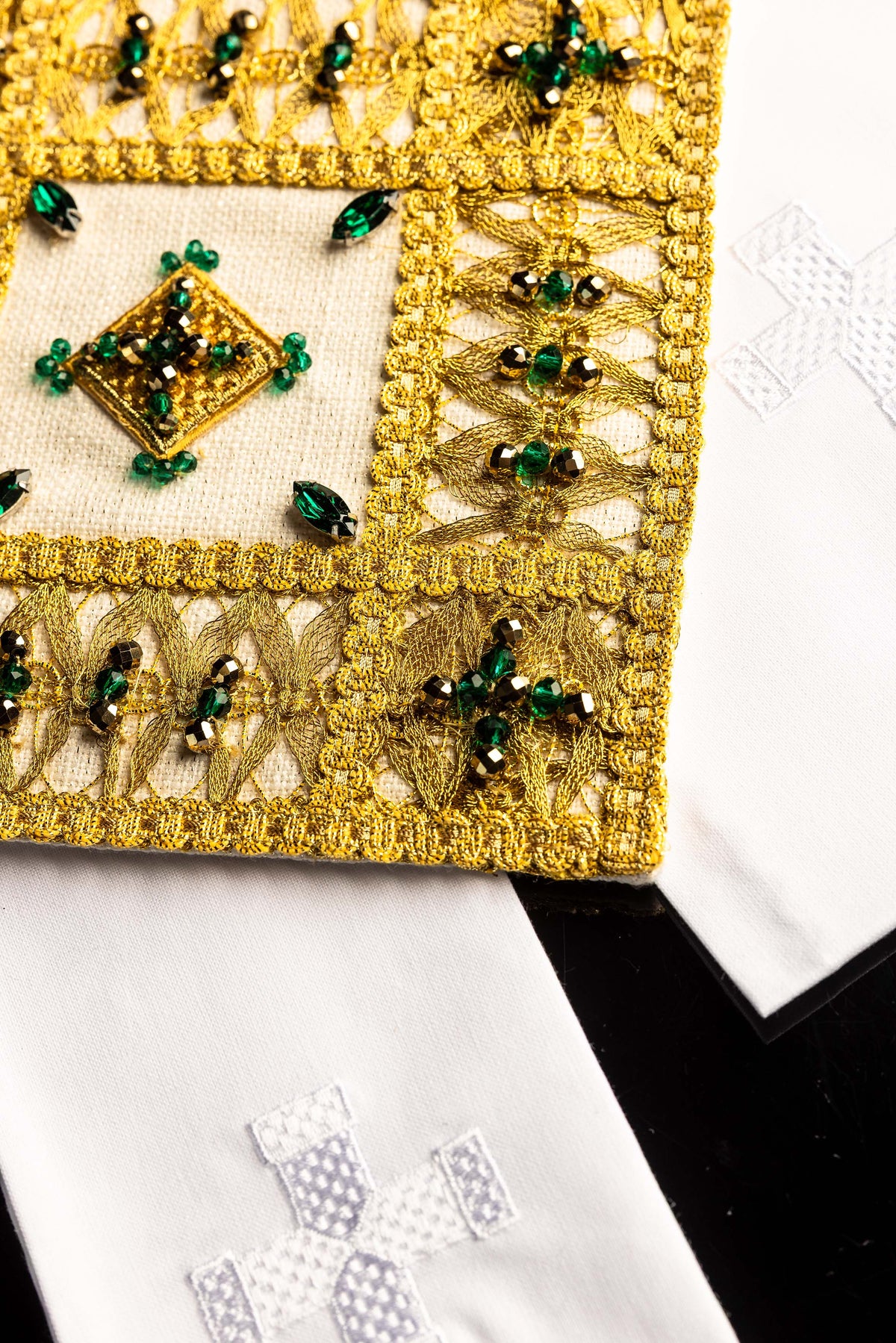Ručno izrađena kaležna garnitura s prirodnim kamenjem Handmade 5013