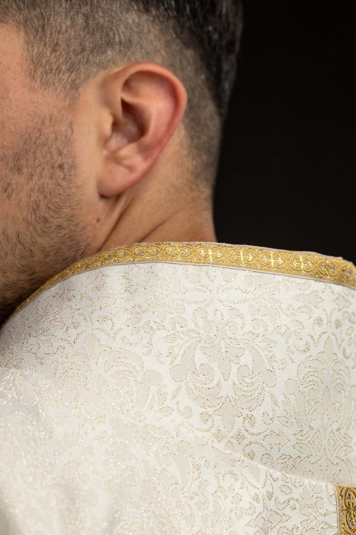 Ručno izrađen ornat s prirodnim kamenjem Handmade 7007