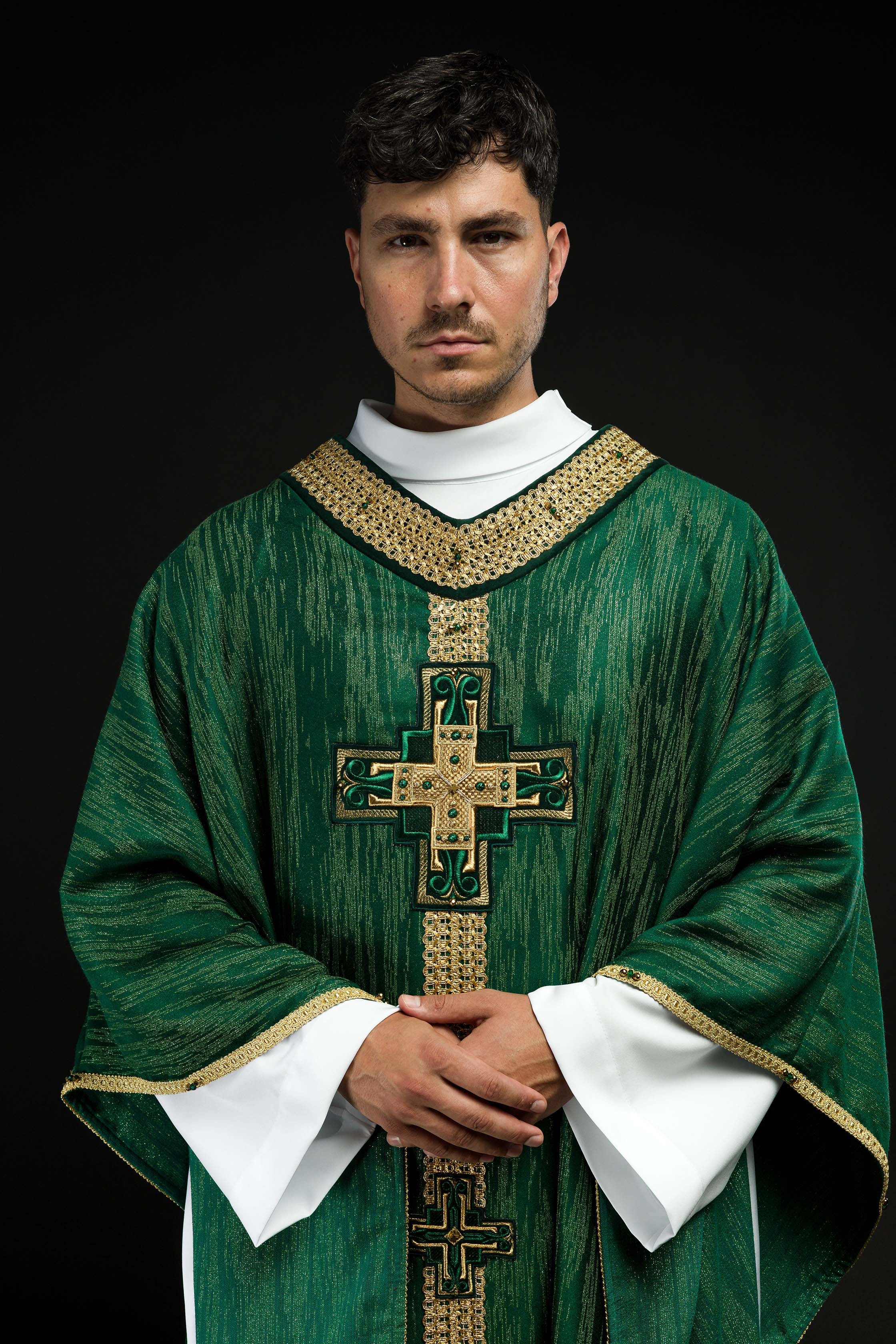 Ręcznie wykonany ornat z naturalnymi kamieniami Handmade 7015 Zielony - ORNATY.PL