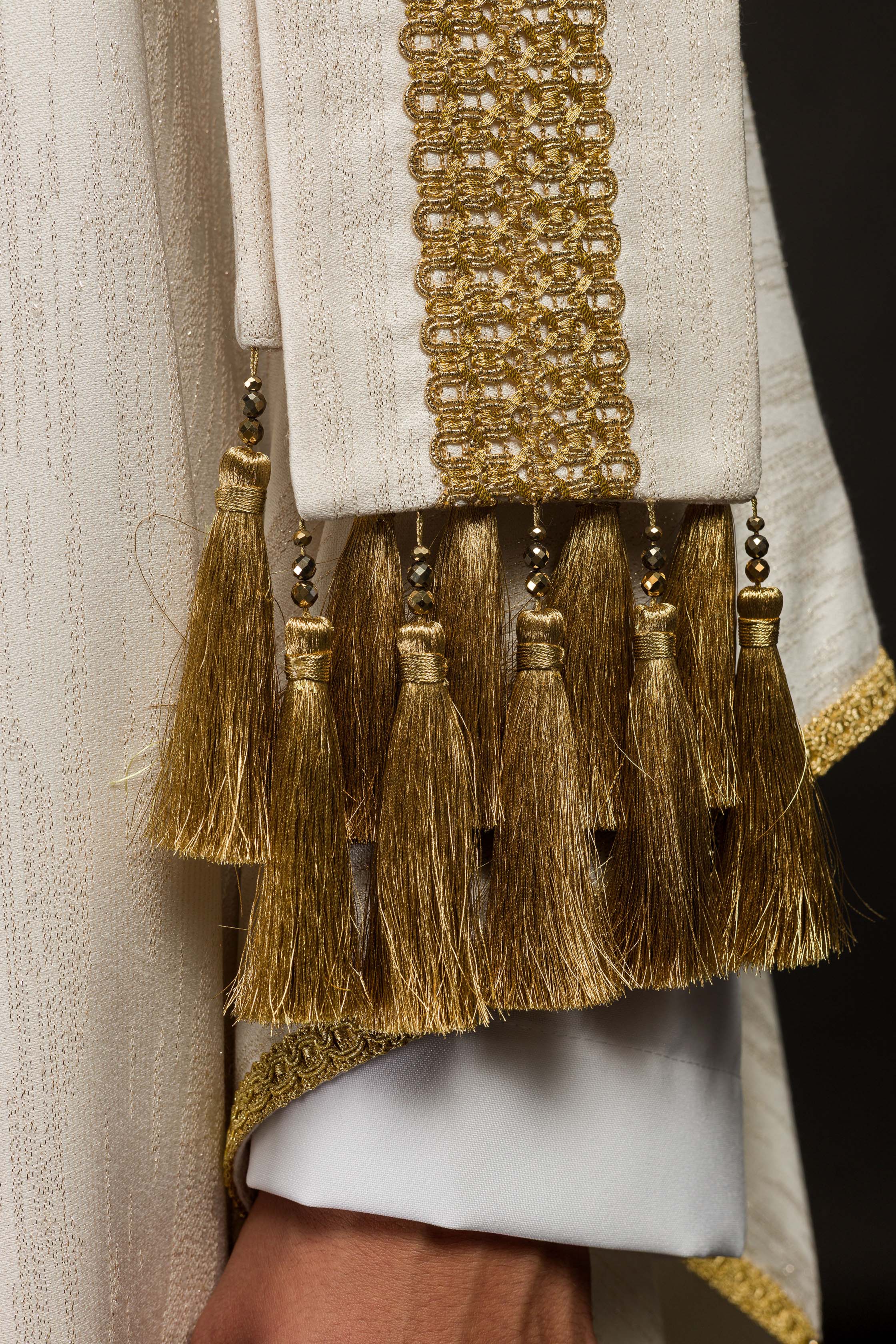 Ręcznie wykonany ornat z naturalnymi kamieniami Handmade 7015 Ecru - ORNATY.PL