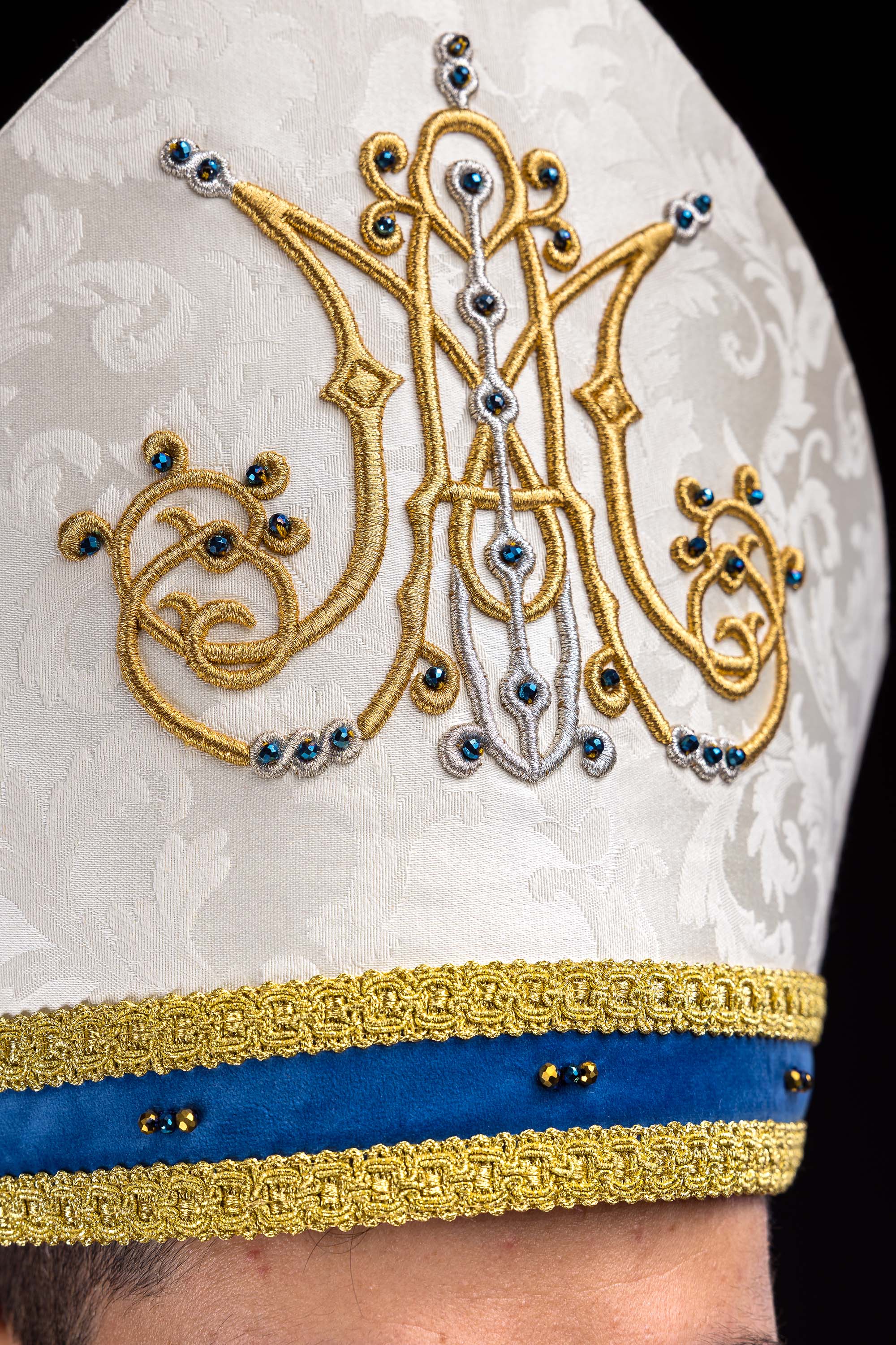 Ręcznie wykonana mitra maryjna z naturalnymi kamieniami Handmade 9006 - ORNATY.PL