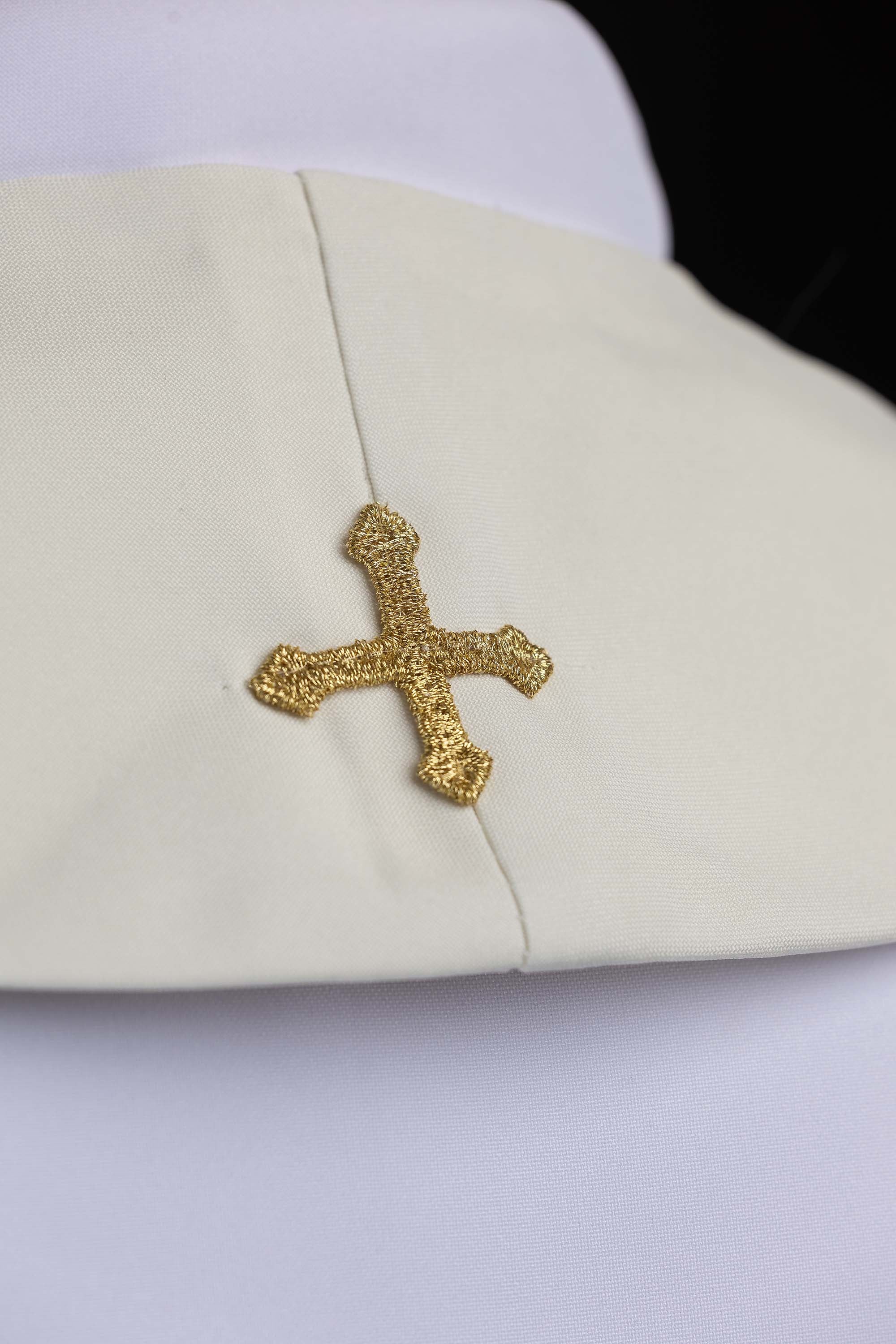 Izvezena marijanska stola ecru