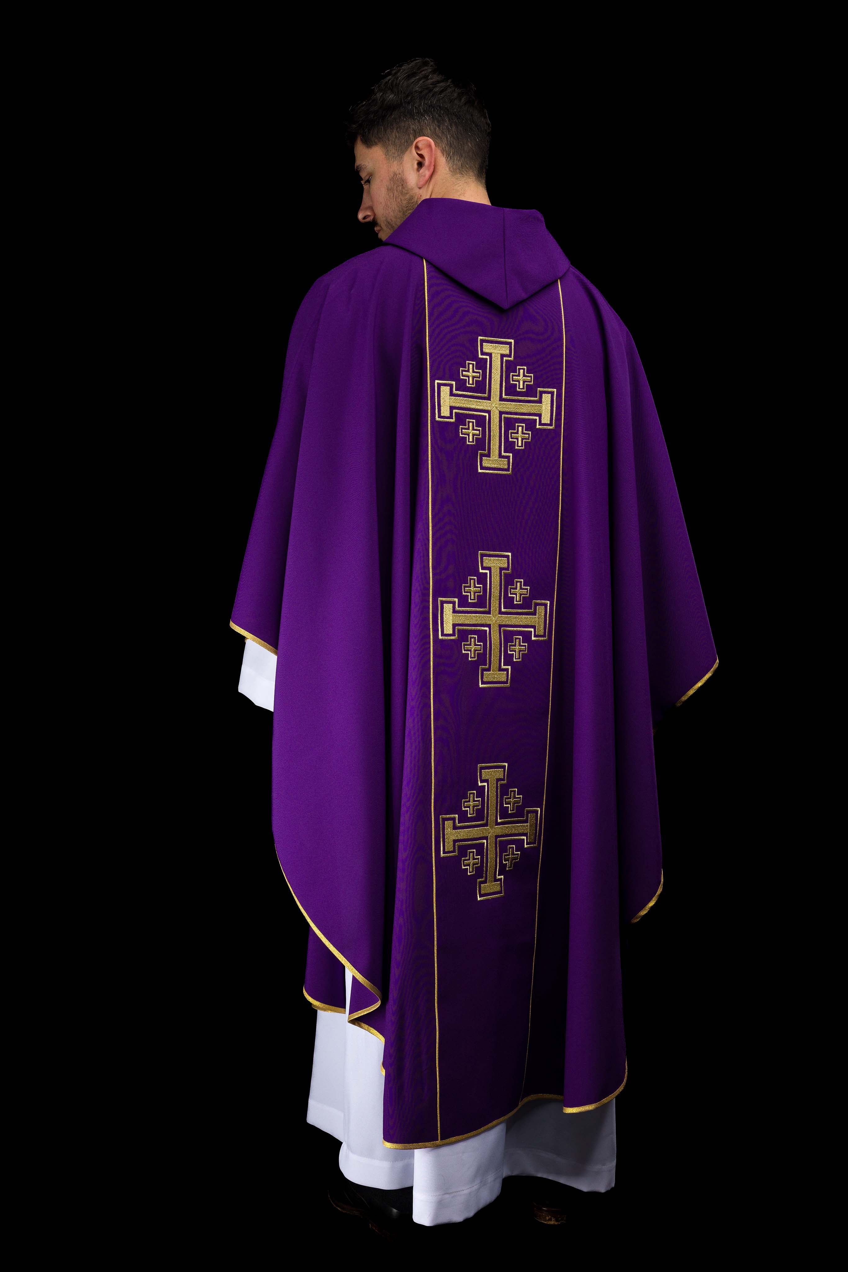 Ornat haftowany fioletowy z pasem krzyże jerozolimskie - ORNATY.PL