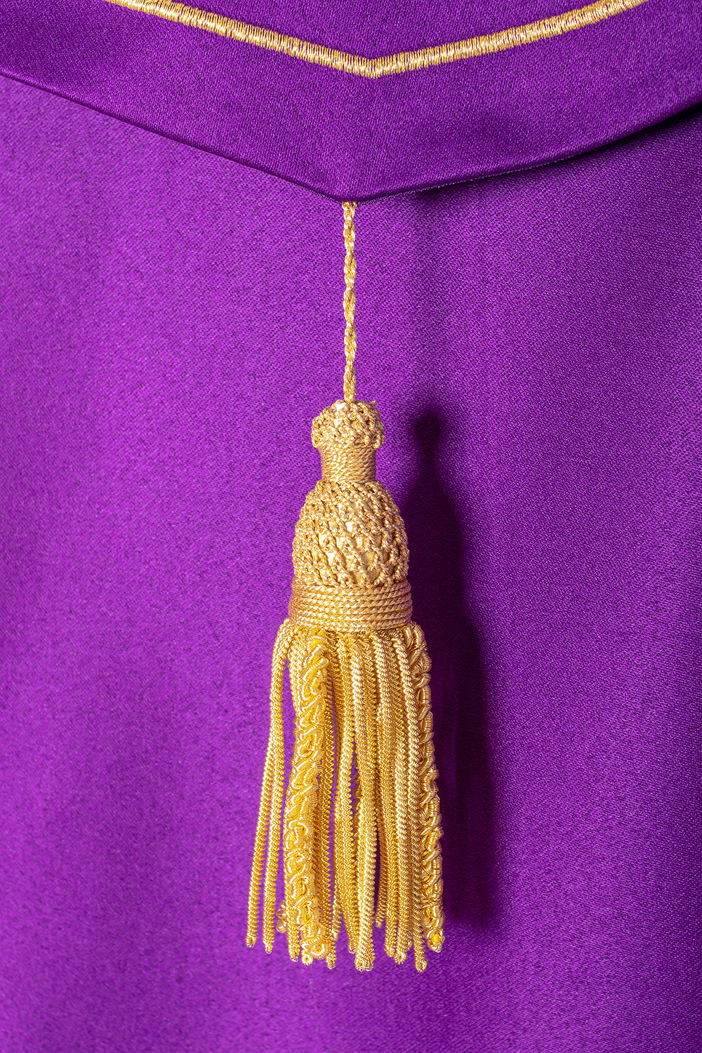Liturgijski plašt s bogatim monogramom IHS