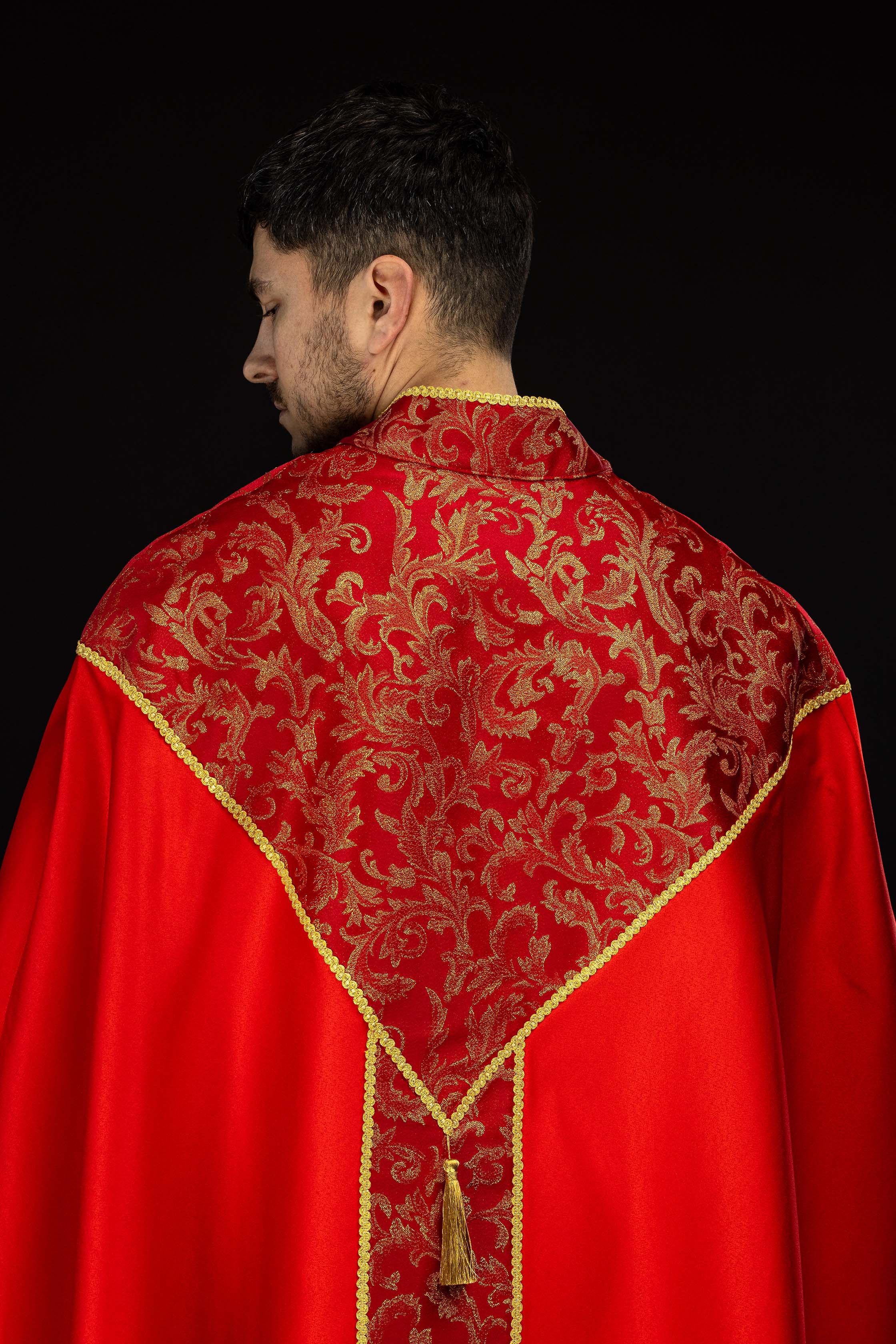 Kapa haftowana ozdobiona tkanina żakardowa czerwona - ORNATY.PL