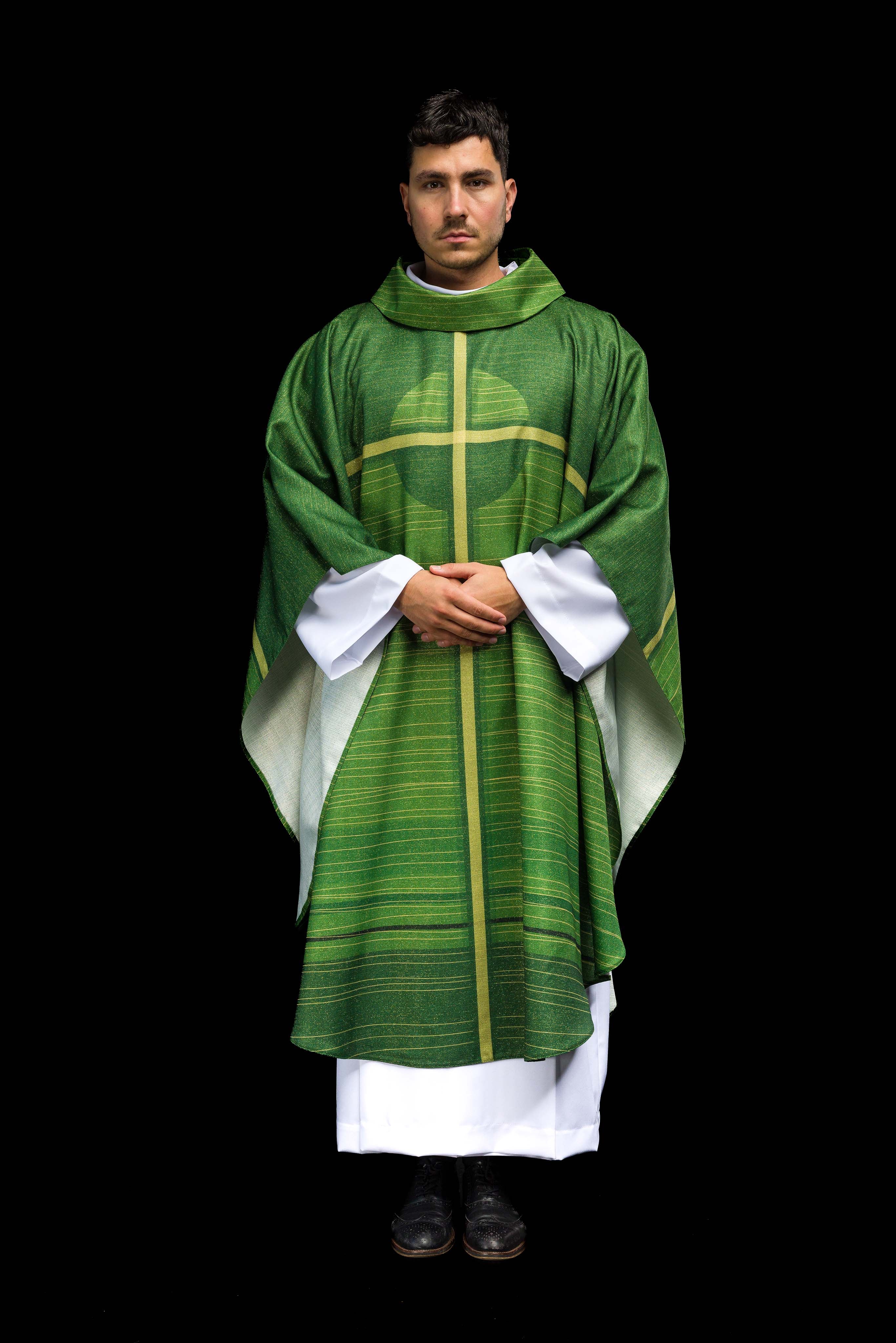 Crveni ornati s žakardnim pojasom u križeve