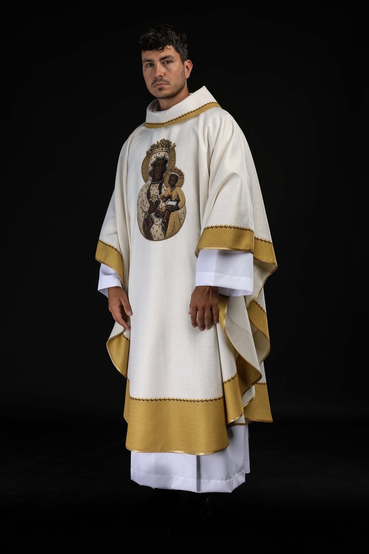 Tiskani ornat s prikazom Gospe Čenstohovske