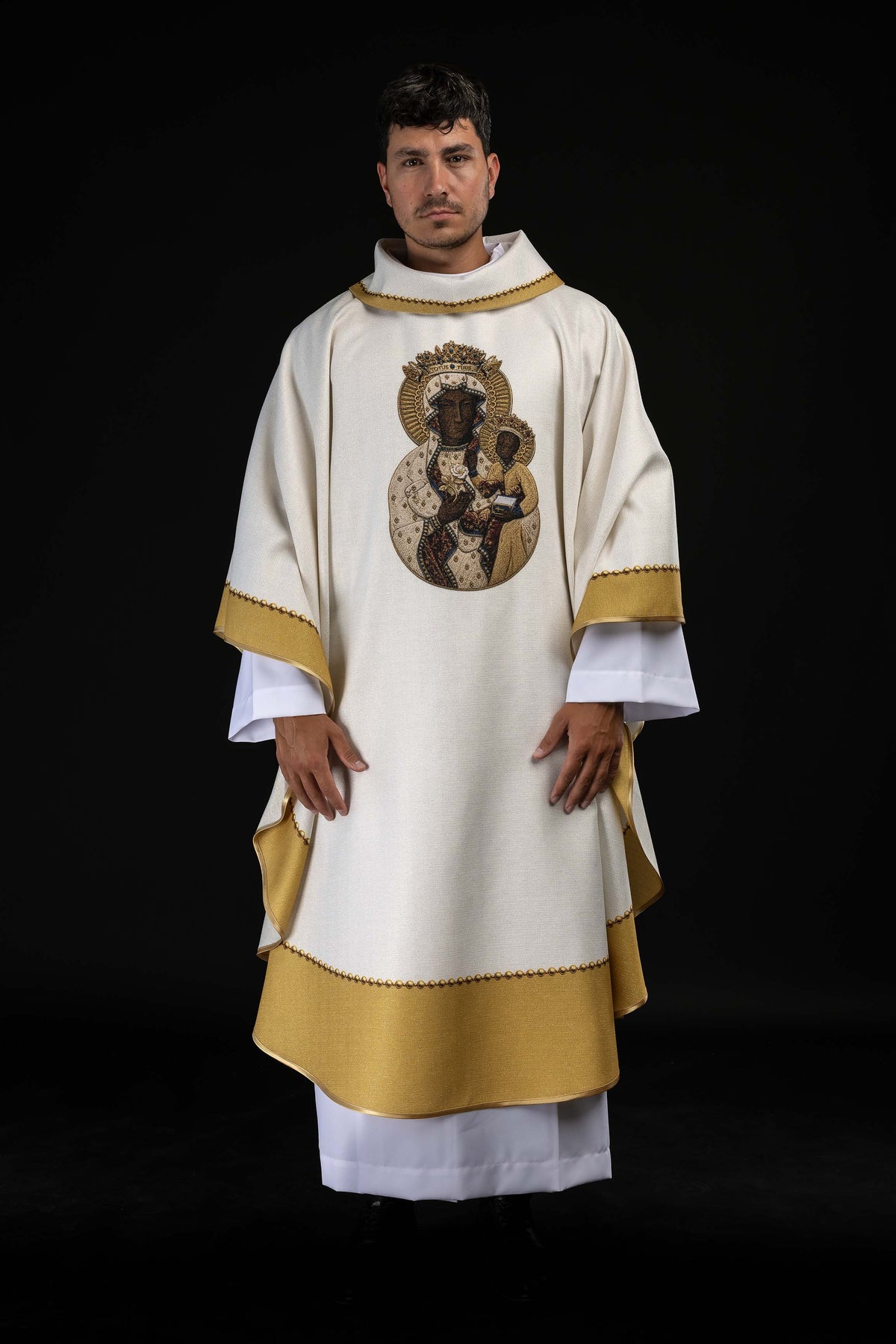 Tiskani ornat s prikazom Gospe Čenstohovske