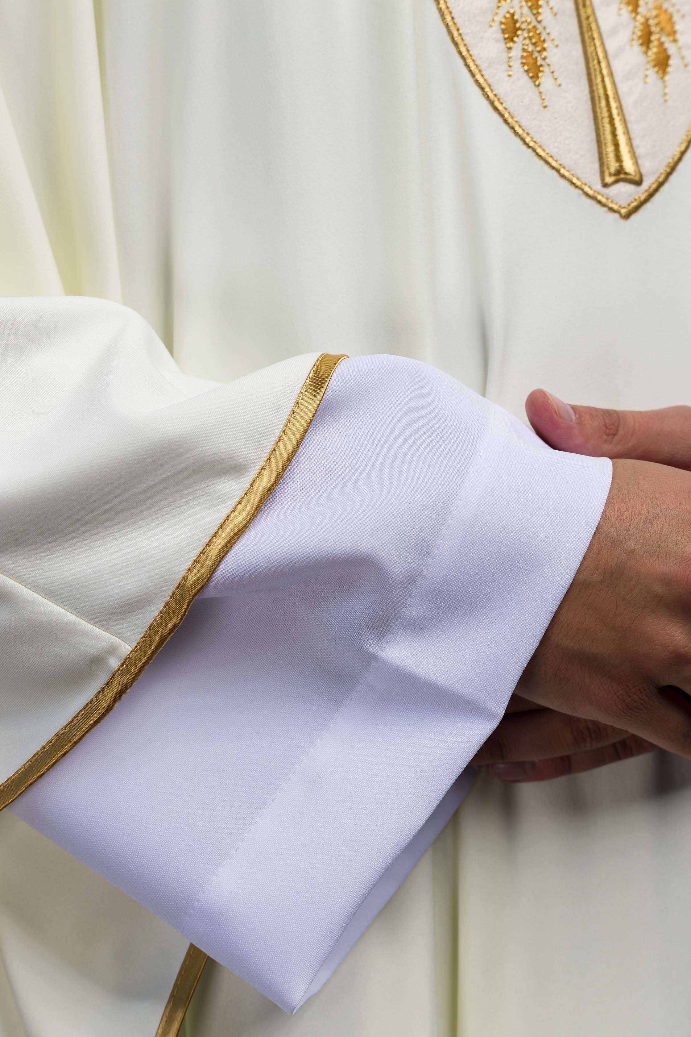 Ornat haftowany Krzyż ecru lekka dzianina SACROLITE