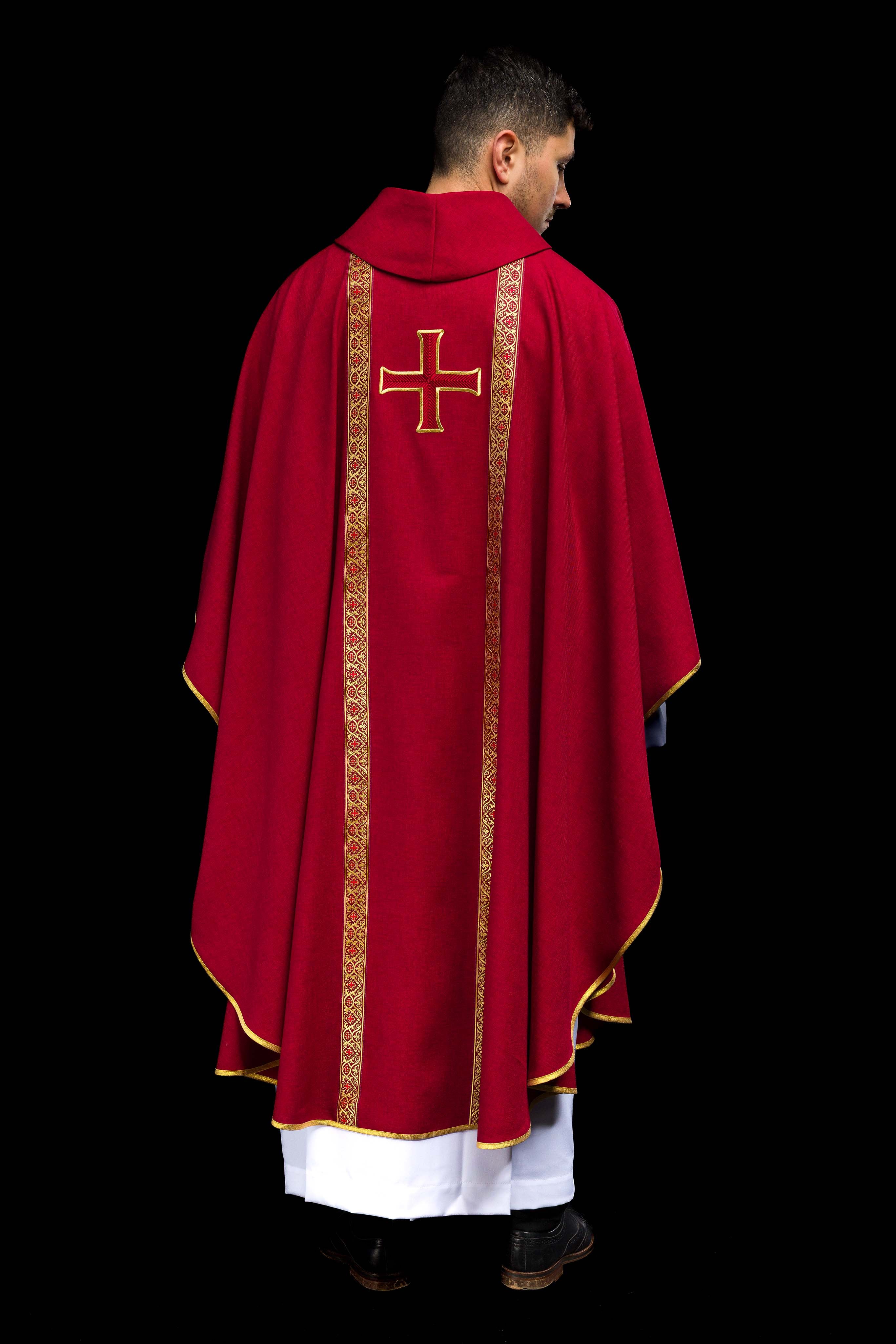 Liturgijska odora zelena s pojasom i vezenim križem na žakard tkanini