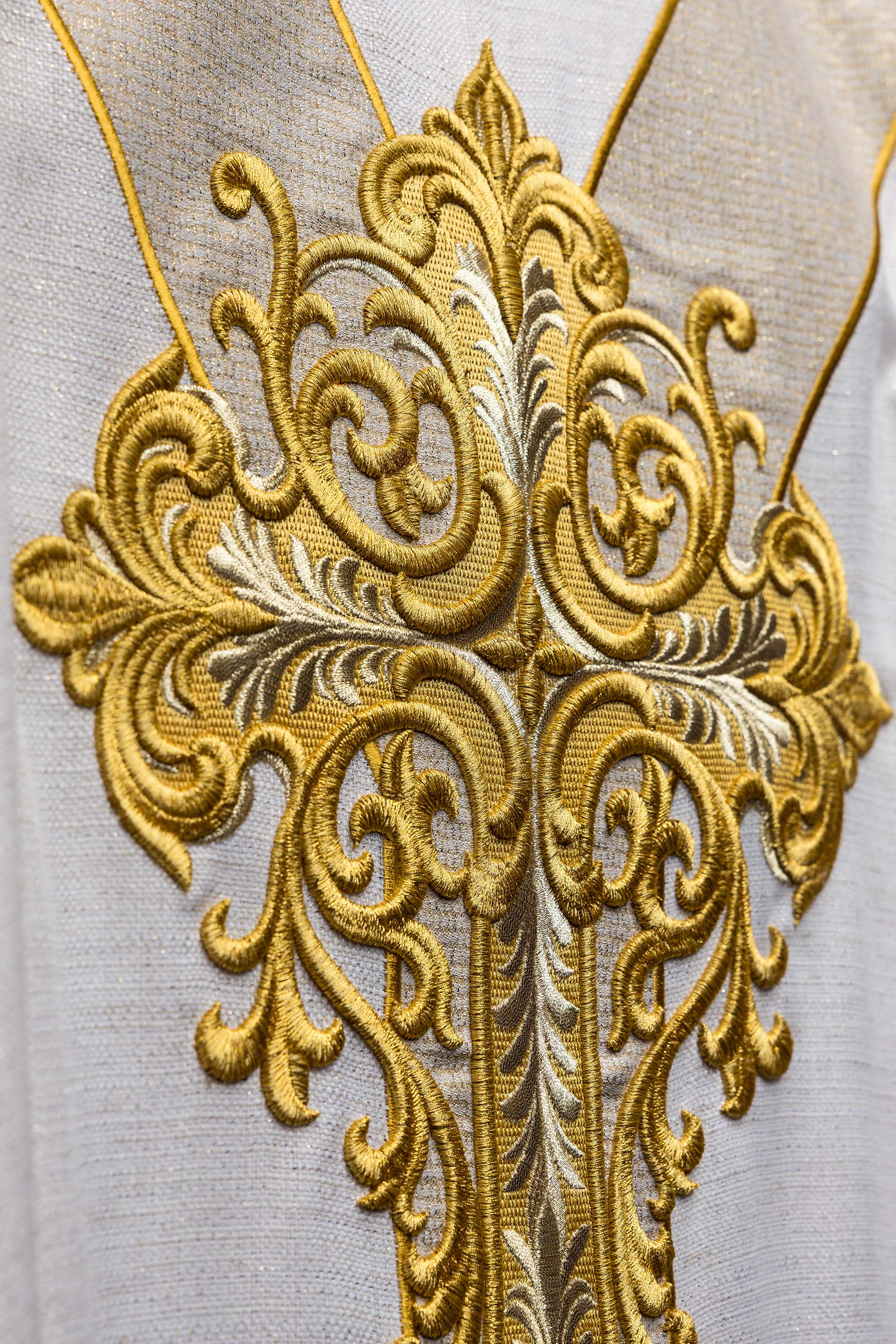 Vezeni ornati s likom Isusa Milosrdnog ecru