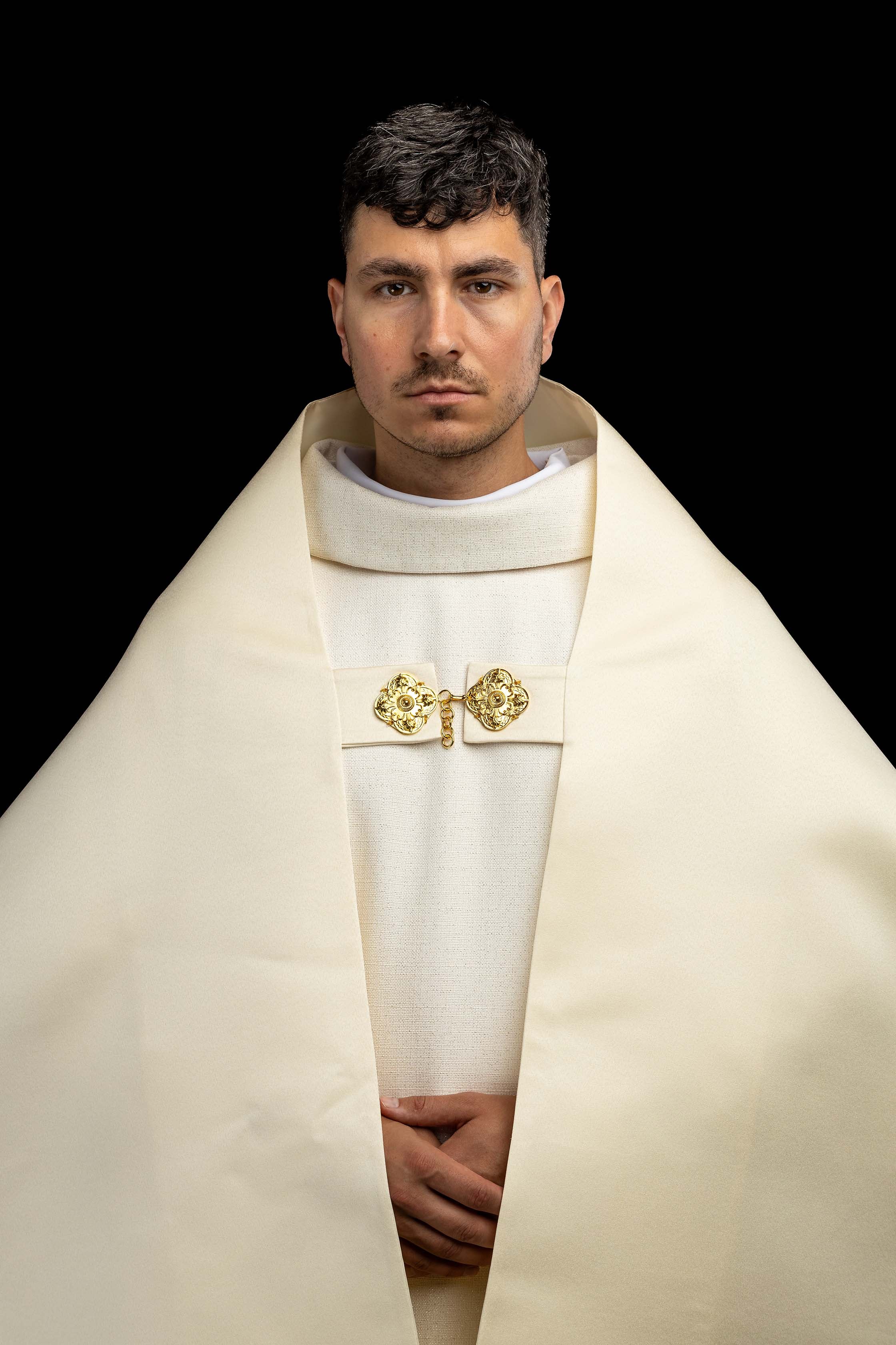 Liturgijski veo s izvezenim IHS