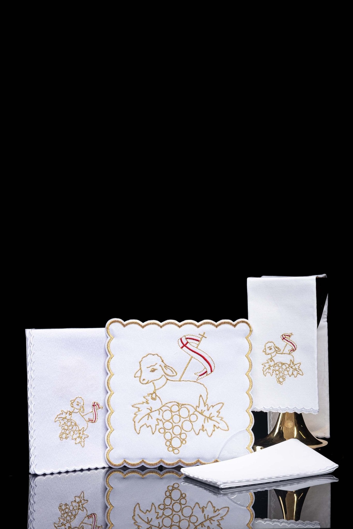 Bielizna kielichowa haftowana Baranek Wielkanocny