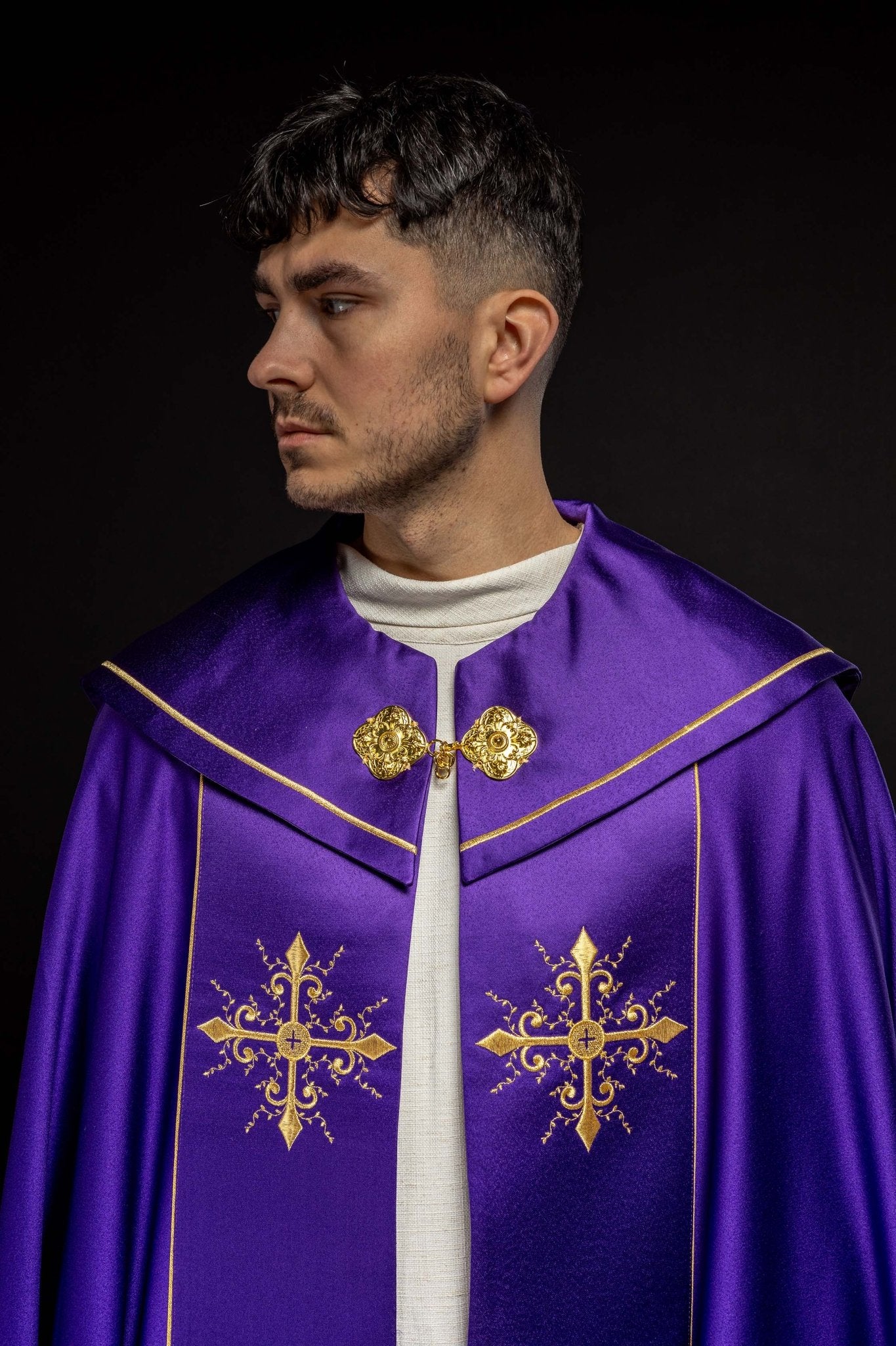 Kapa liturgiczna haftowana fioletowa