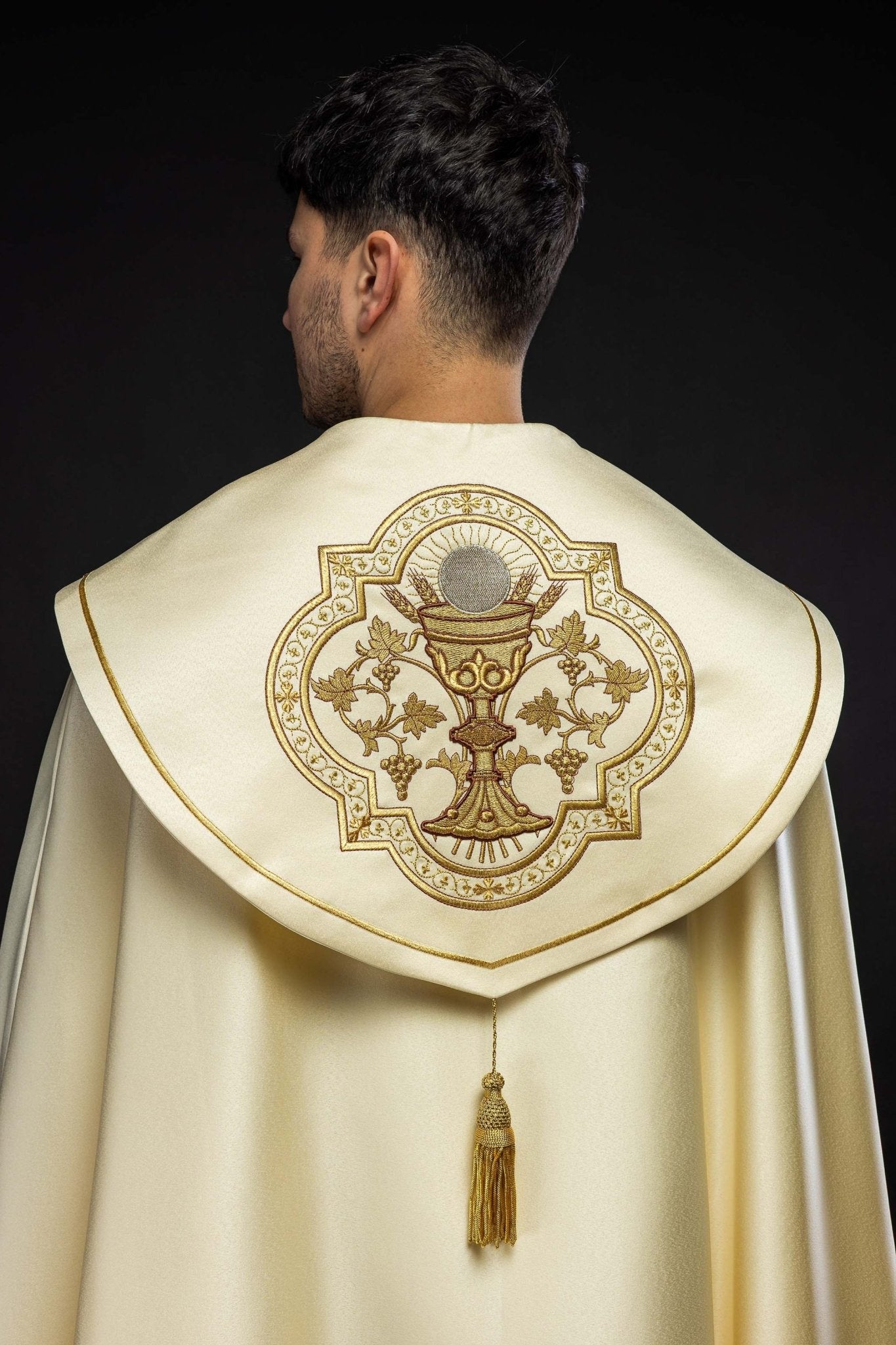 Kapa liturgiczna haftowana Kielich ecru