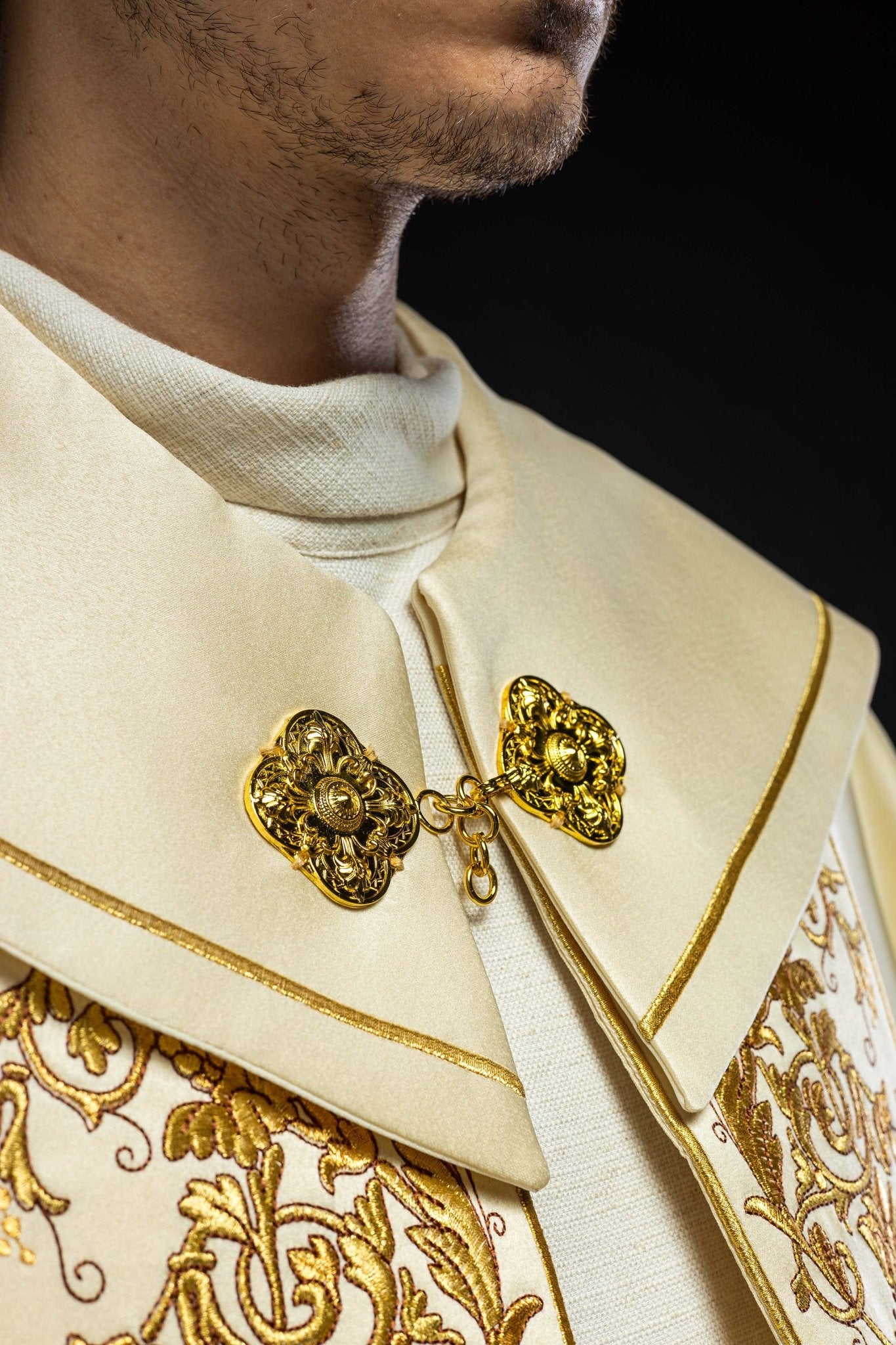 Kapa liturgiczna haftowana Kielich ecru