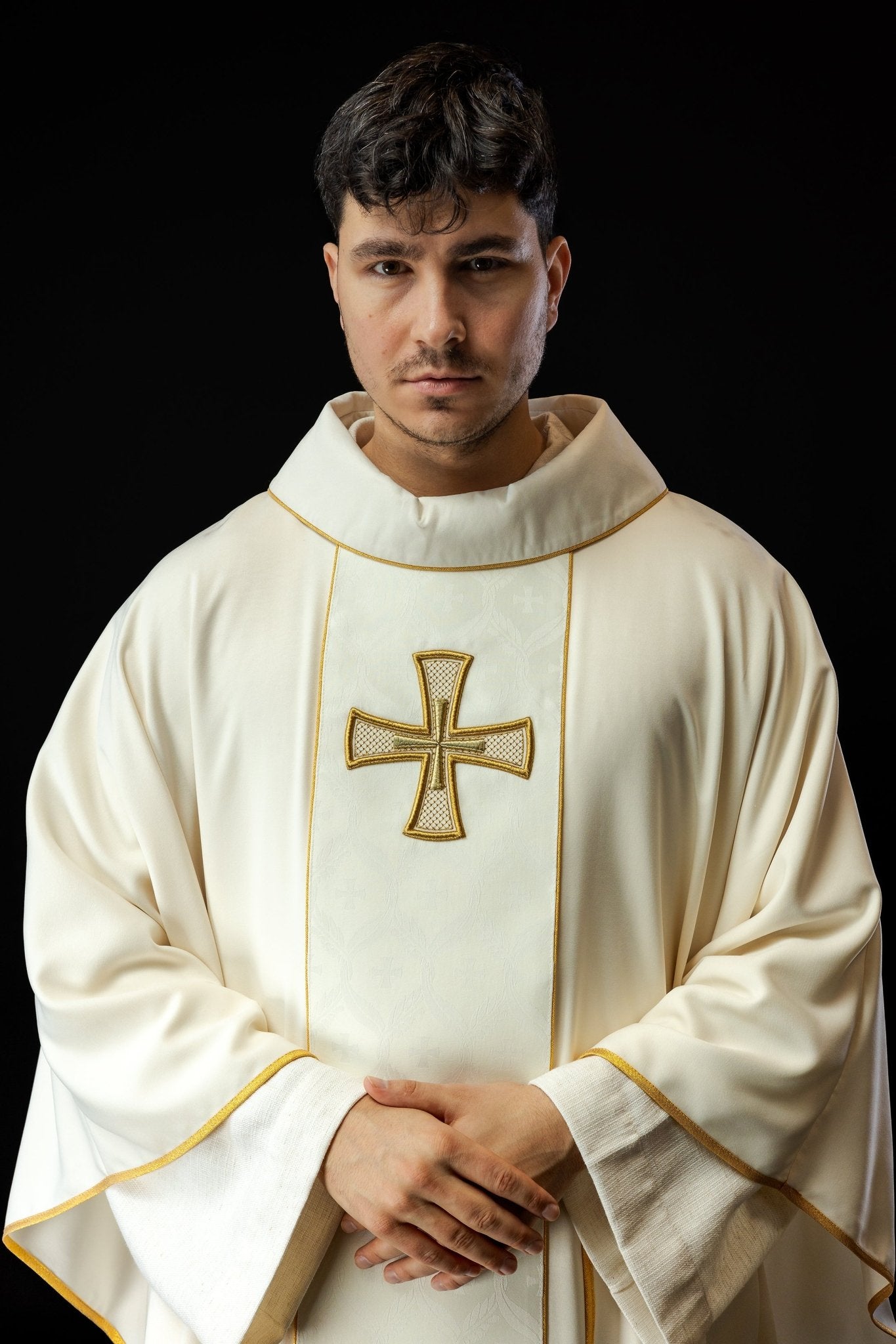 Ornat haftowany z pasem i krzyżem