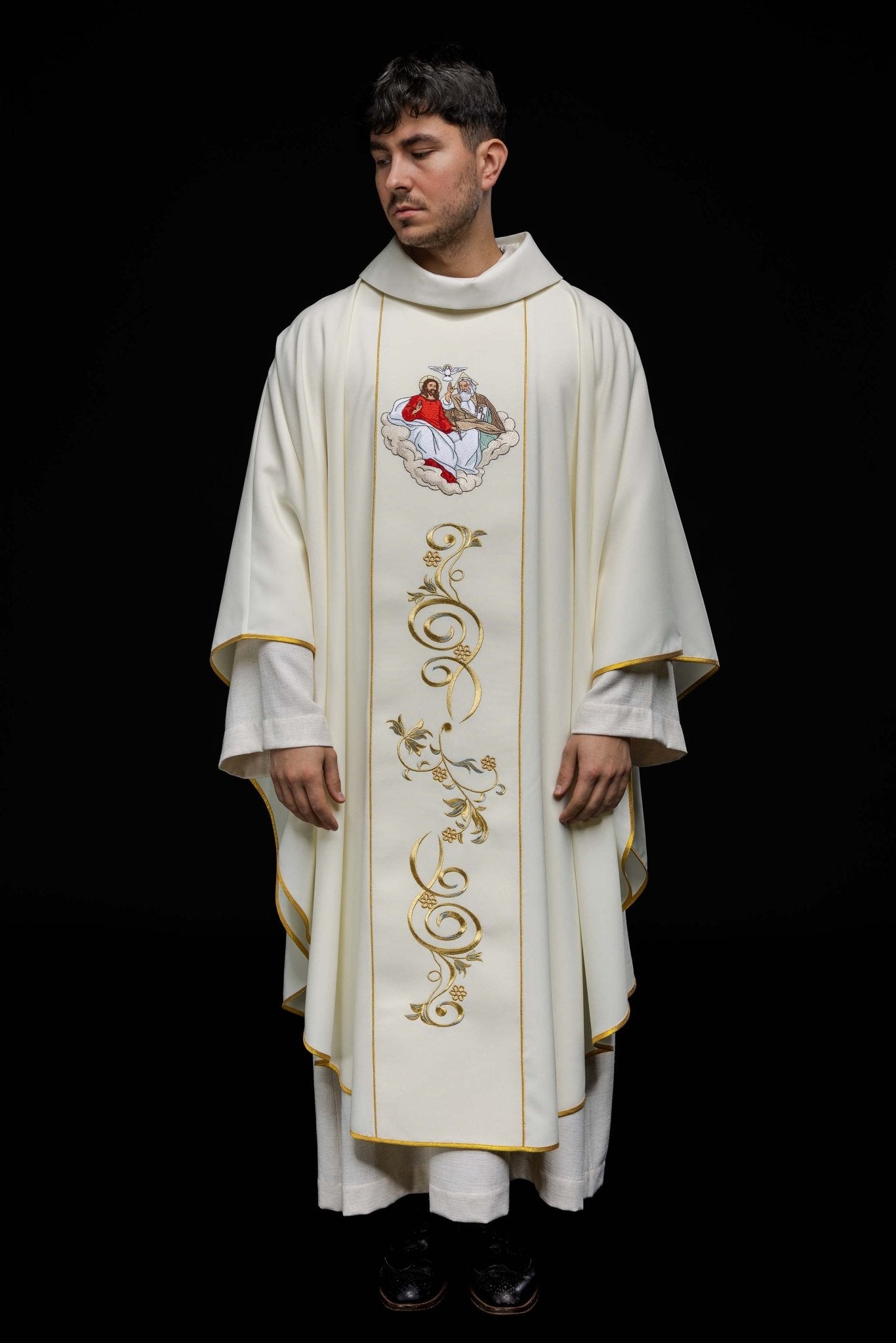 Ornat haftowany z wizerunkiem Trójcy Świętej