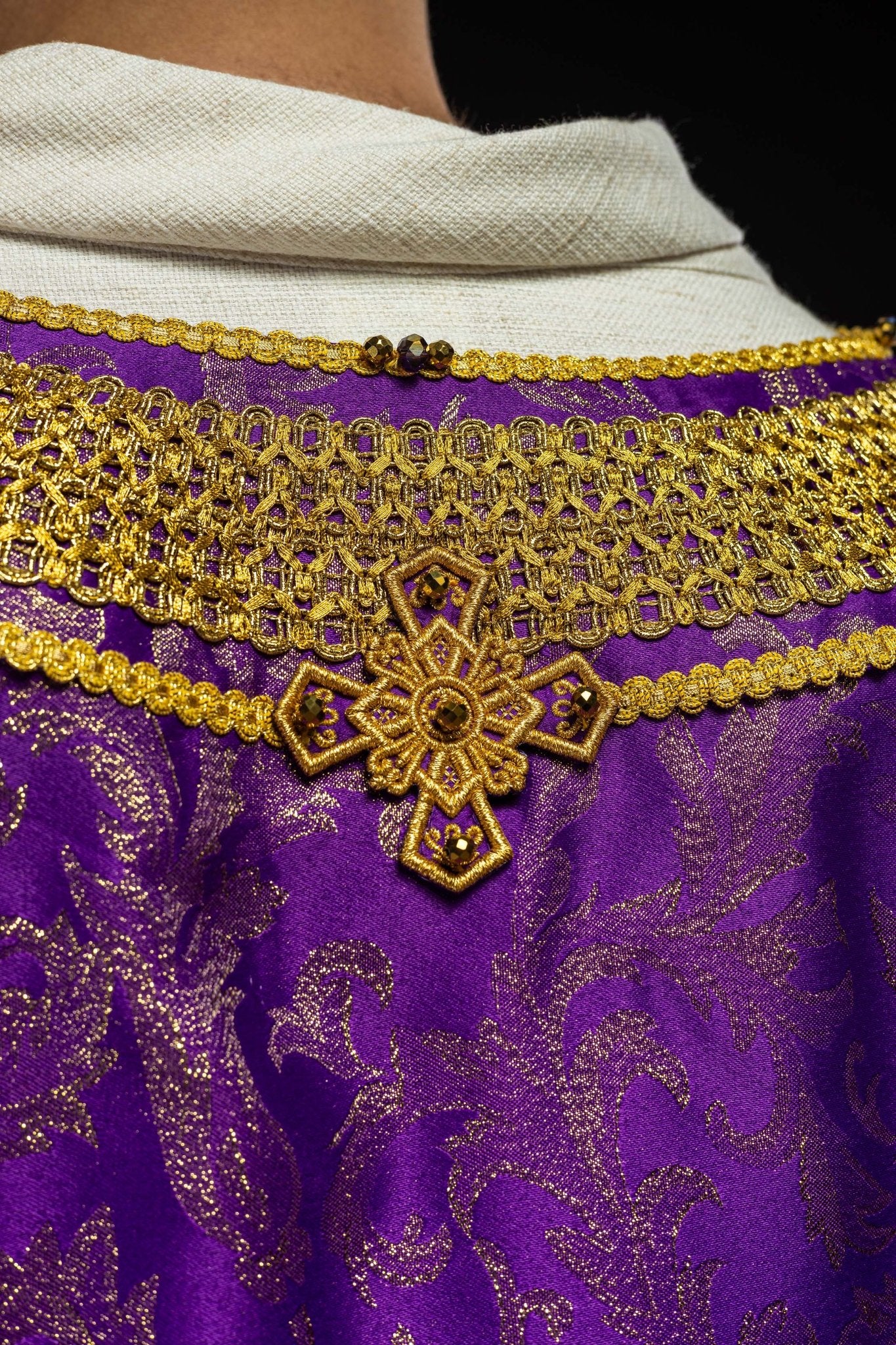 Ręcznie wykonany ornat z naturalnymi kamieniami Handmade 7010 Fioletowy