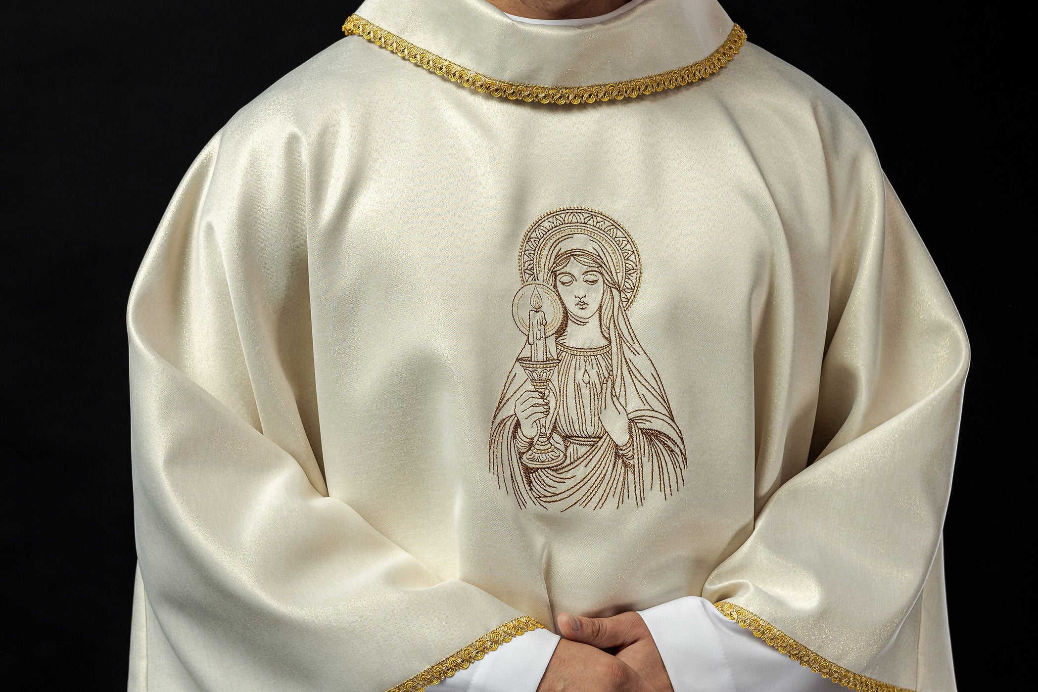 Uroczystość Wszystkich Świętych a Dzień Zaduszny – kluczowe różnice liturgiczne i duchowe