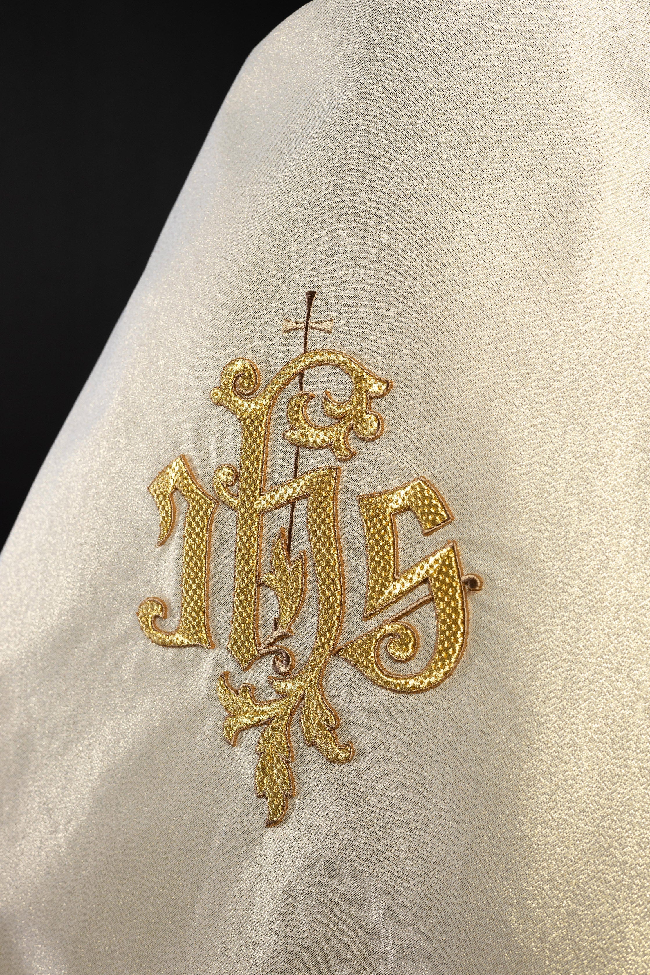 Liturgijski veo za ramena s vezom IHS u zlatnoj boji