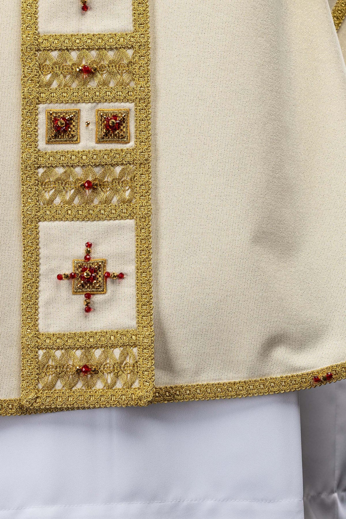 Ručno izrađen ornat s prirodnim kamenjem Handmade 7005