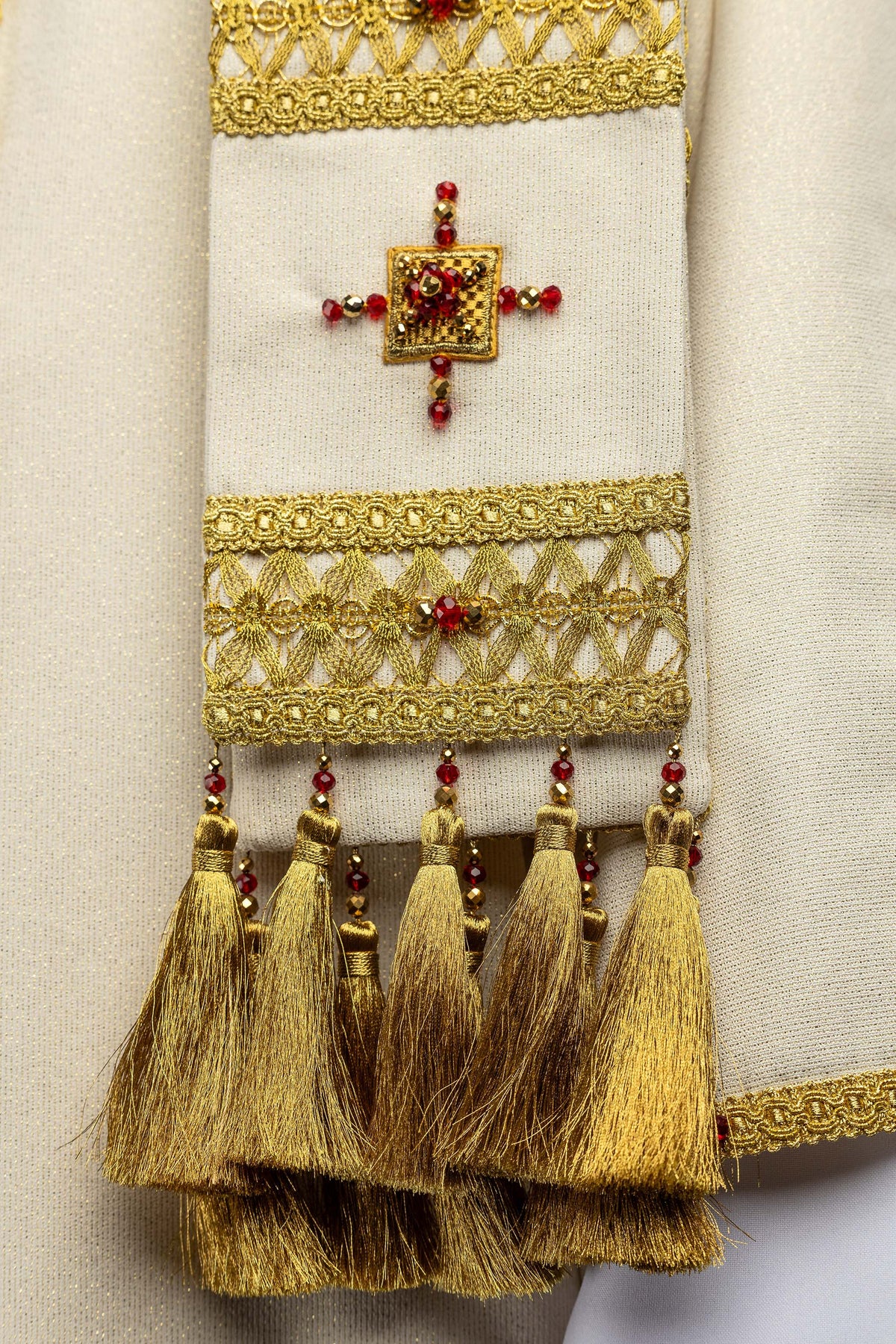 Ručno izrađen ornat s prirodnim kamenjem Handmade 7005
