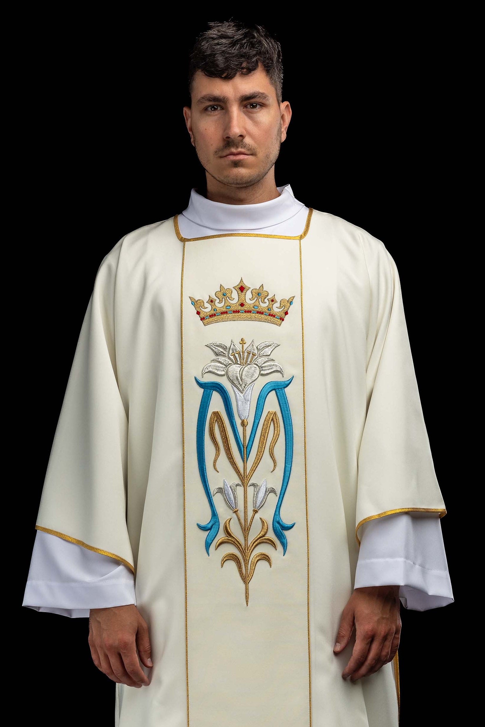 Dalmatyka s marijanskim vezom