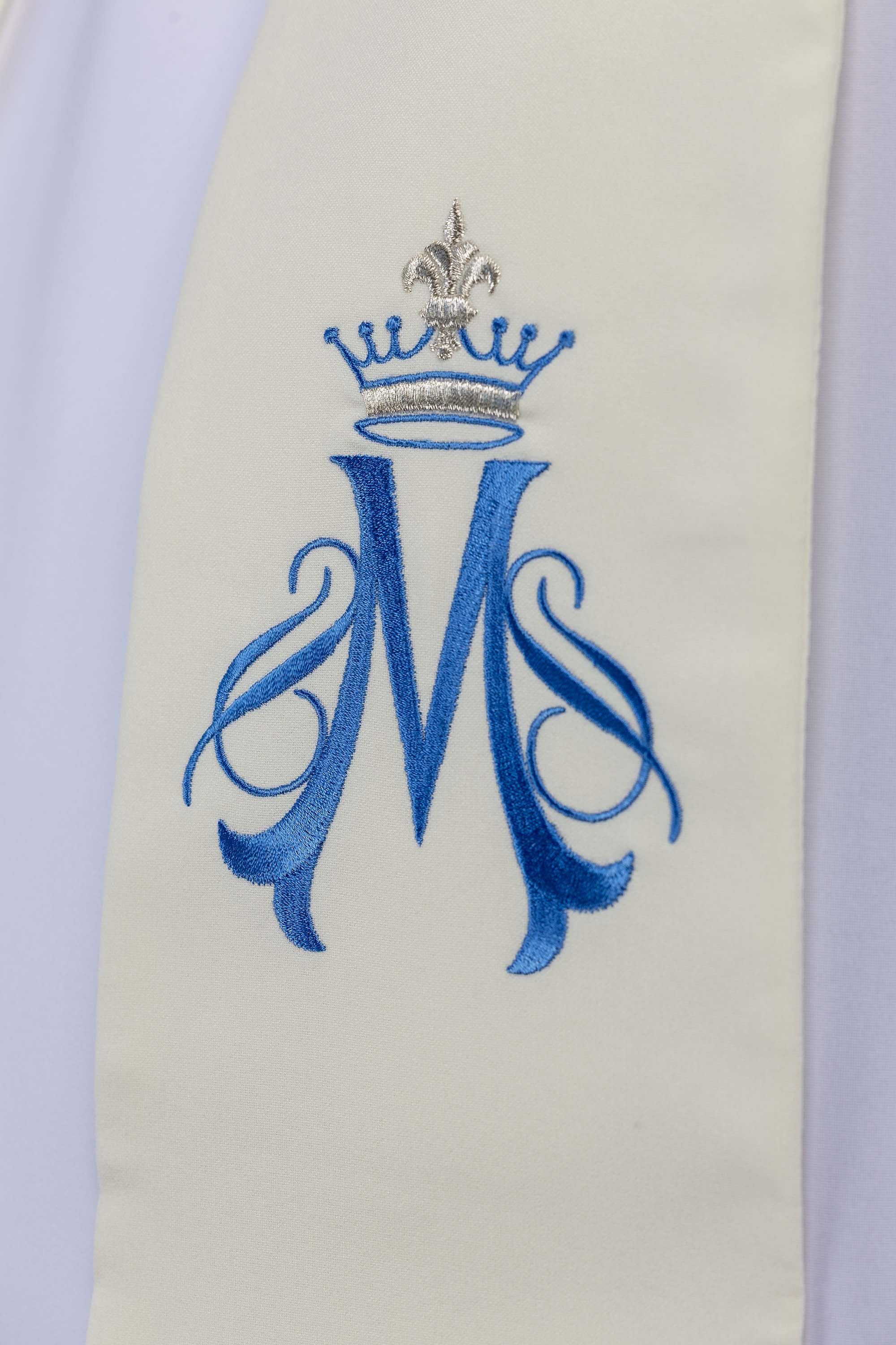 Izvezena marijanska stola ecru