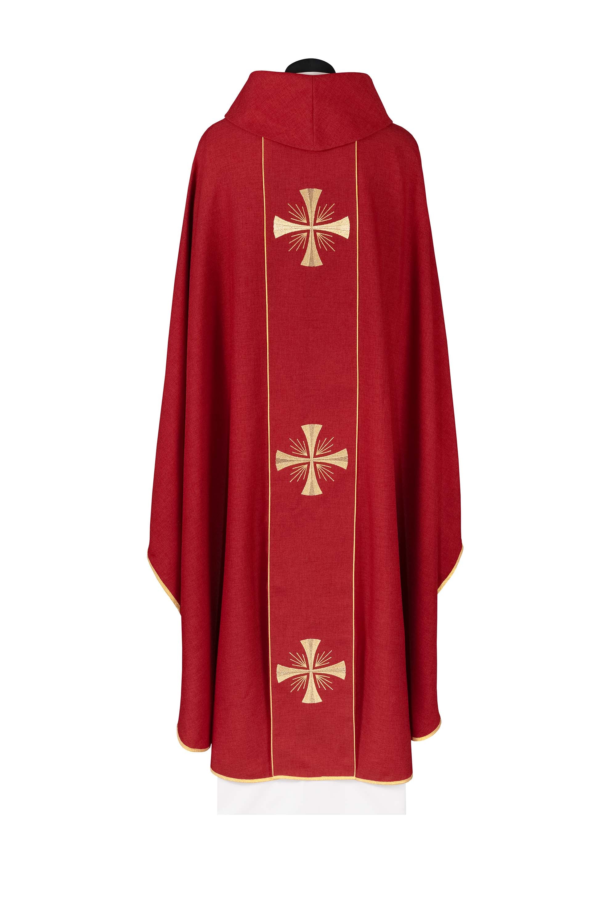 Ornat z czerwonym pasem i haftem krzyży - ORNATY.PL