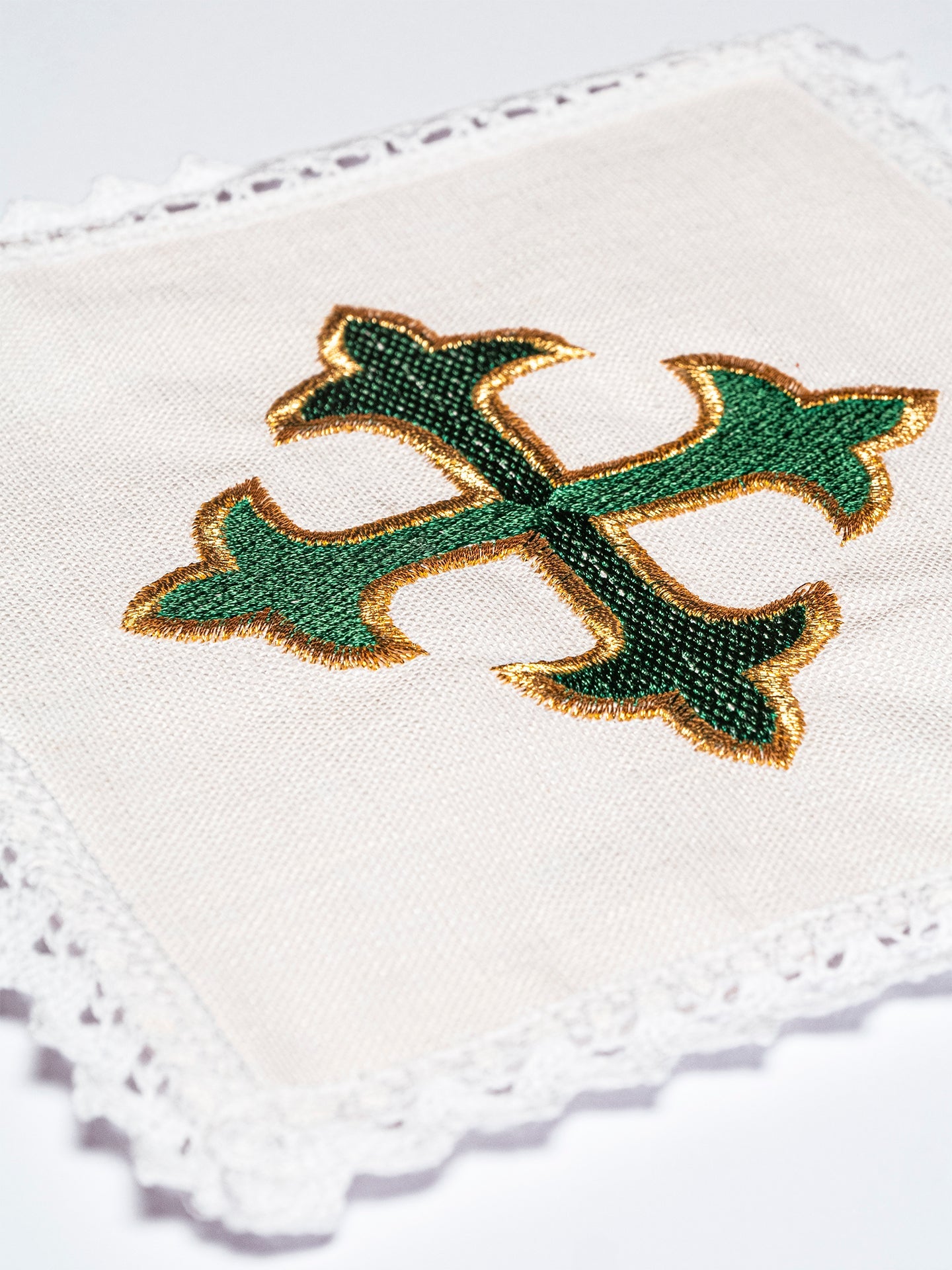 Liturgijsko rublje laneno vezeno Križ