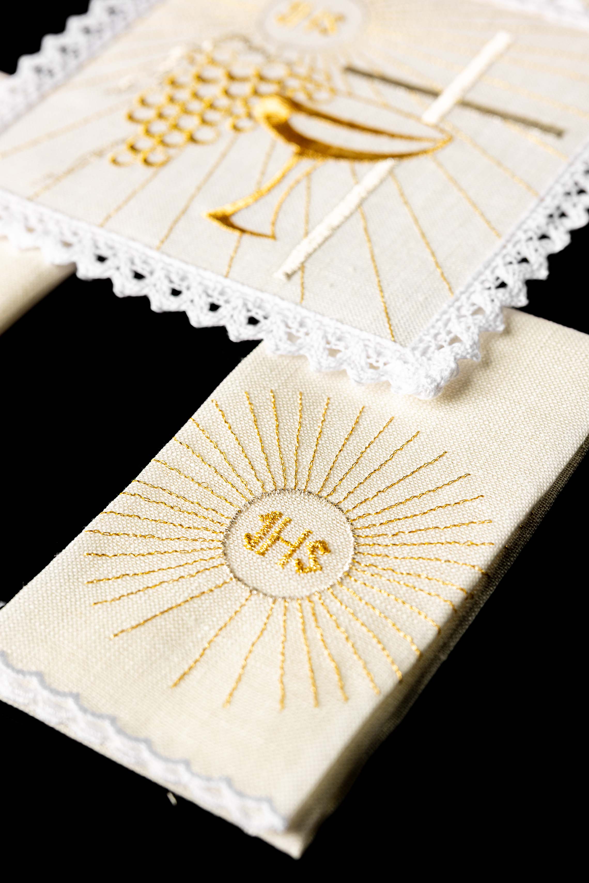 Lanena čipkasta čašasta donja odjeća s vezom čaša i križ