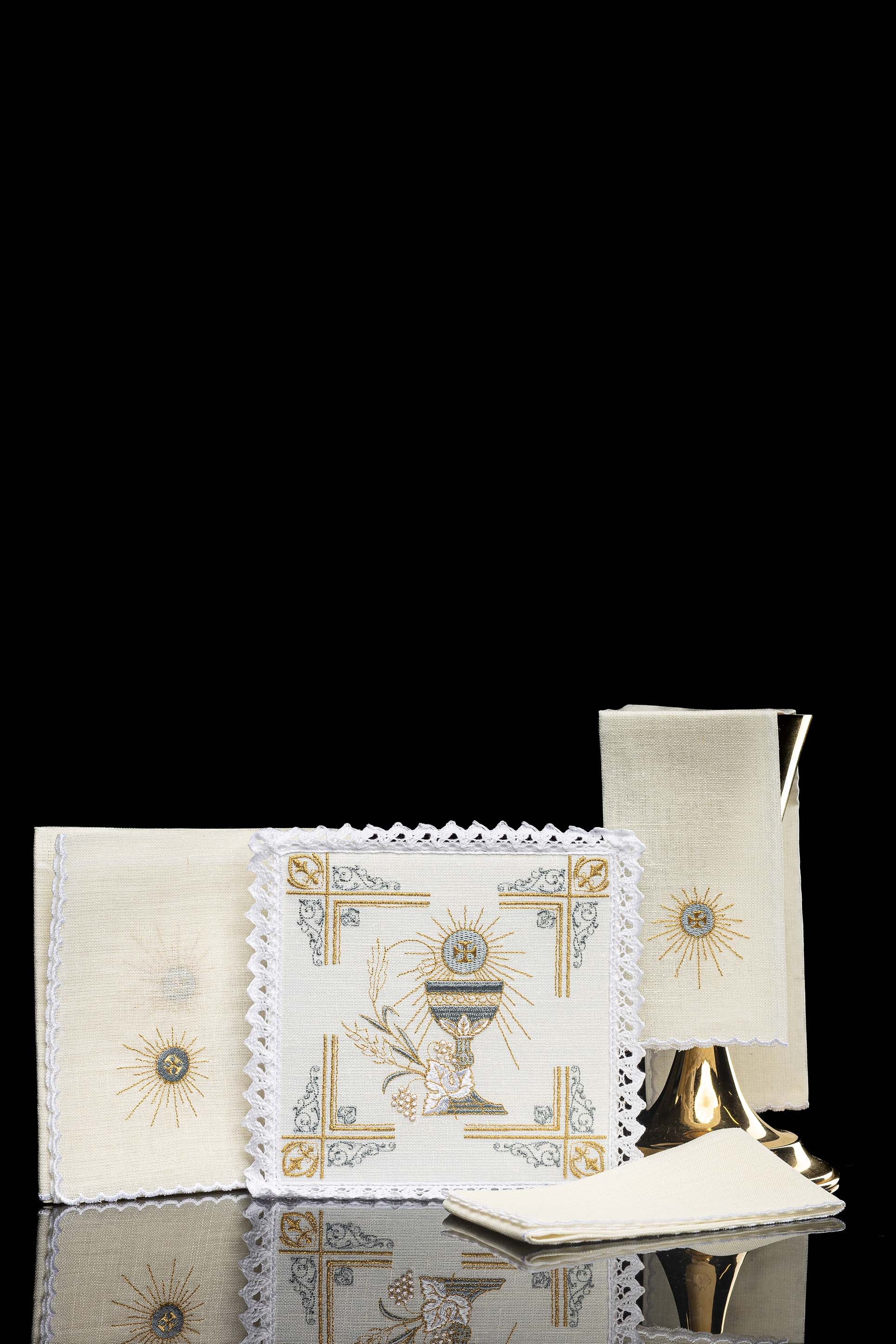 Bielizna kielichowa lniana haftowana Kielich