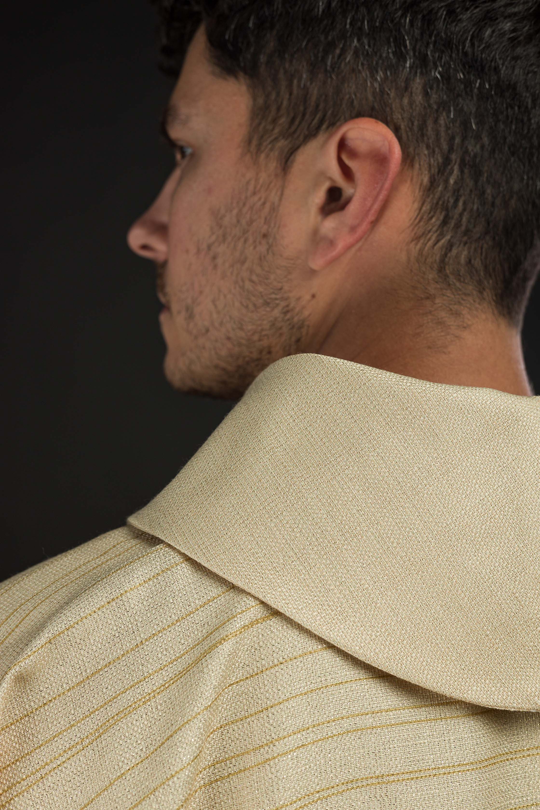 Crveni ornati s žakardnim pojasom u križeve