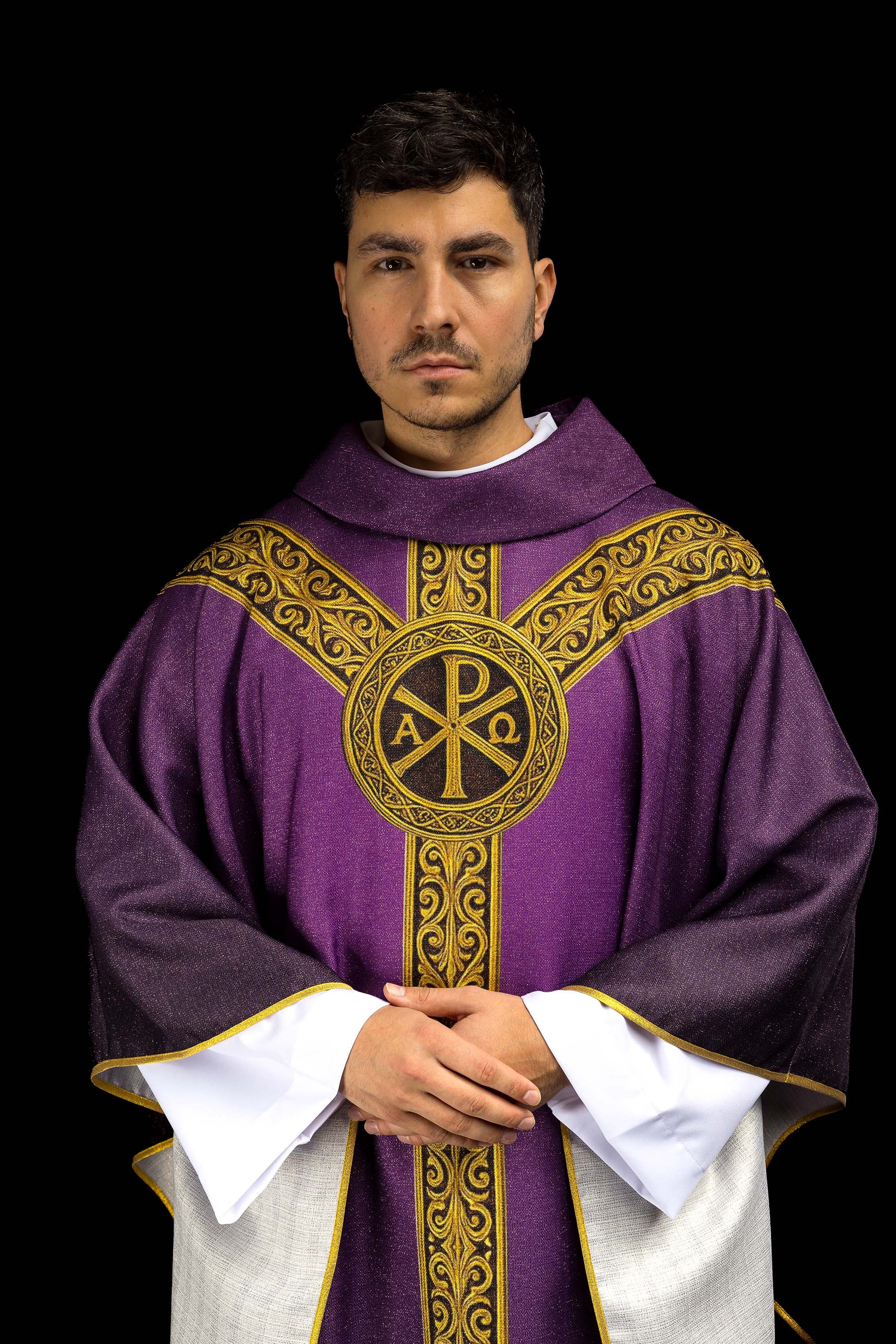 Crveni ornati s žakardnim pojasom u križeve