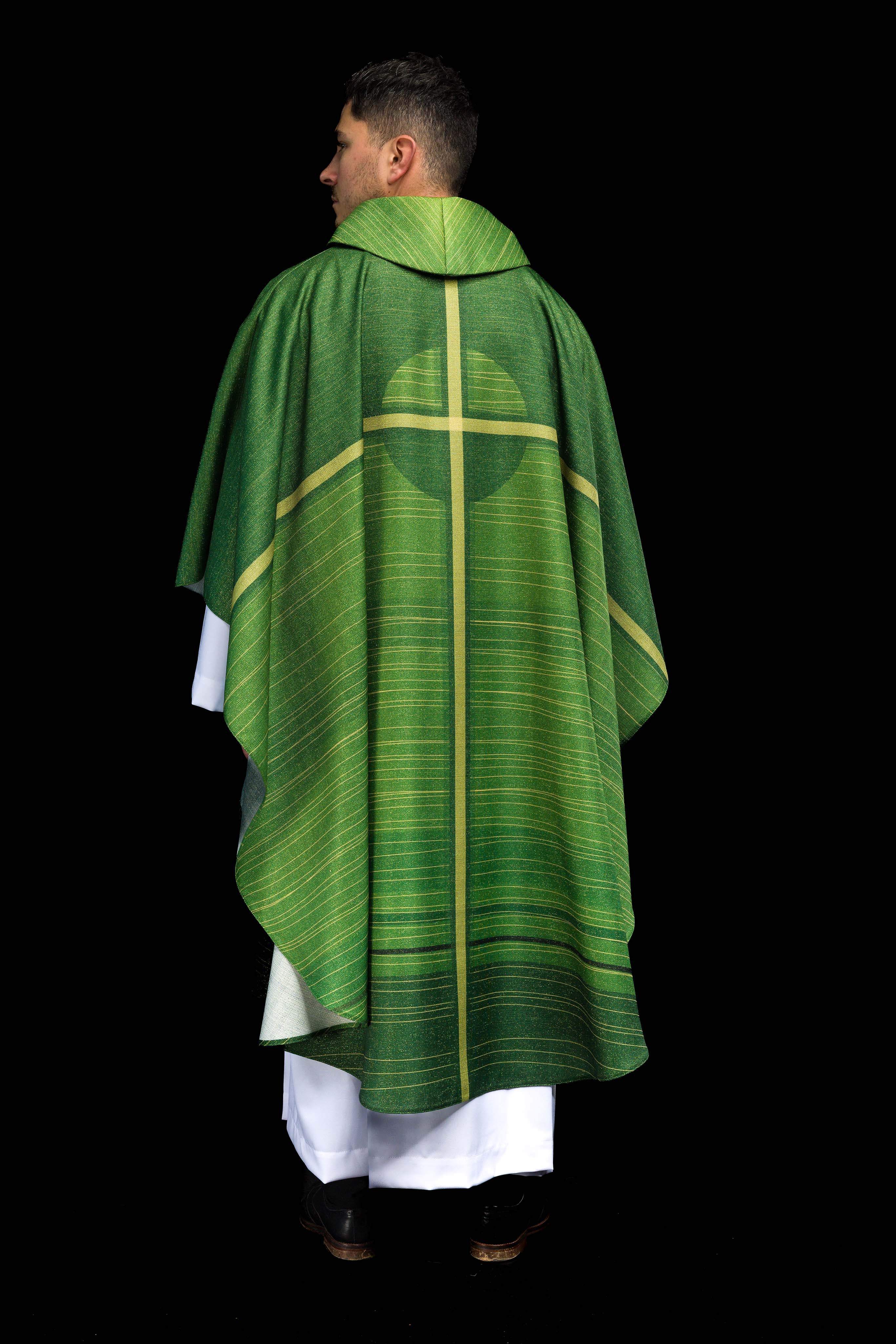 Crveni ornati s žakardnim pojasom u križeve