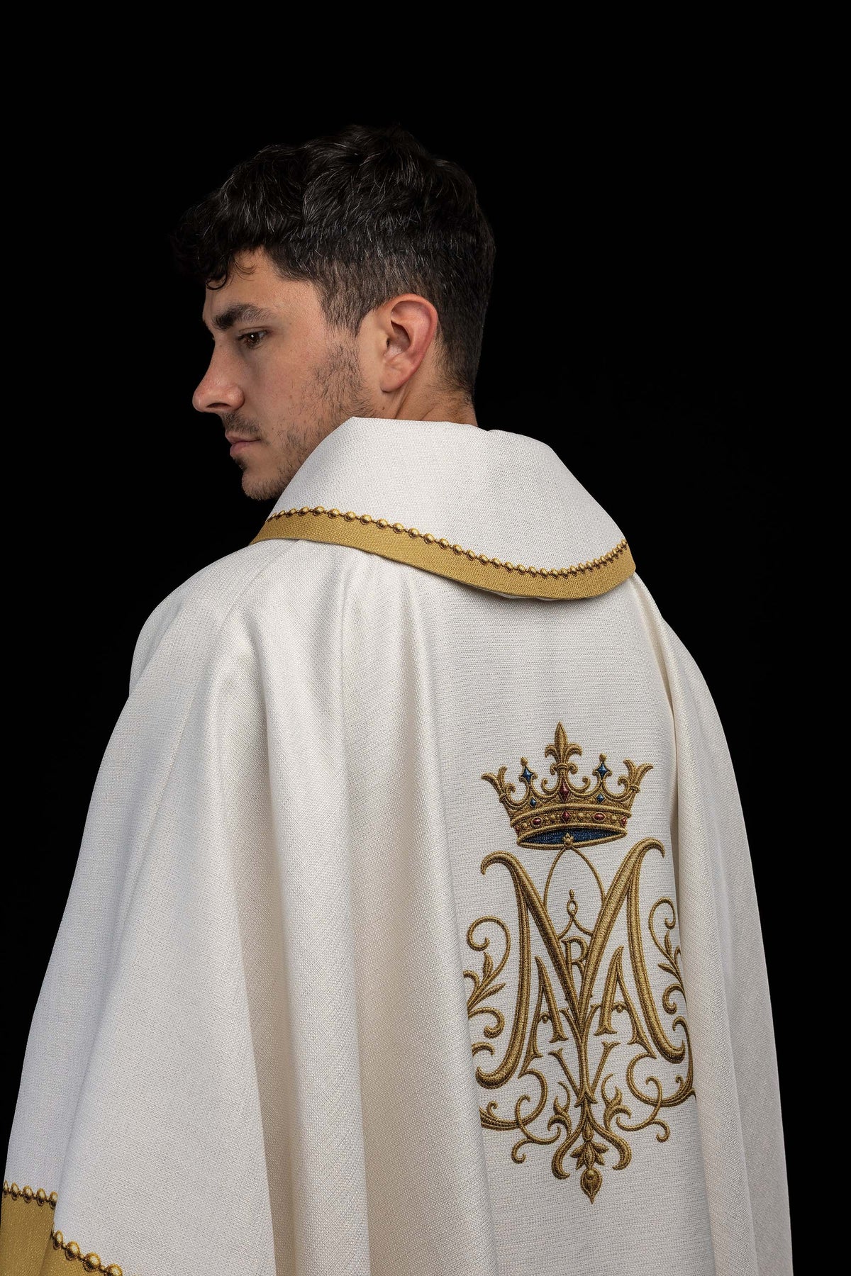 Tiskani ornat s prikazom Gospe Čenstohovske