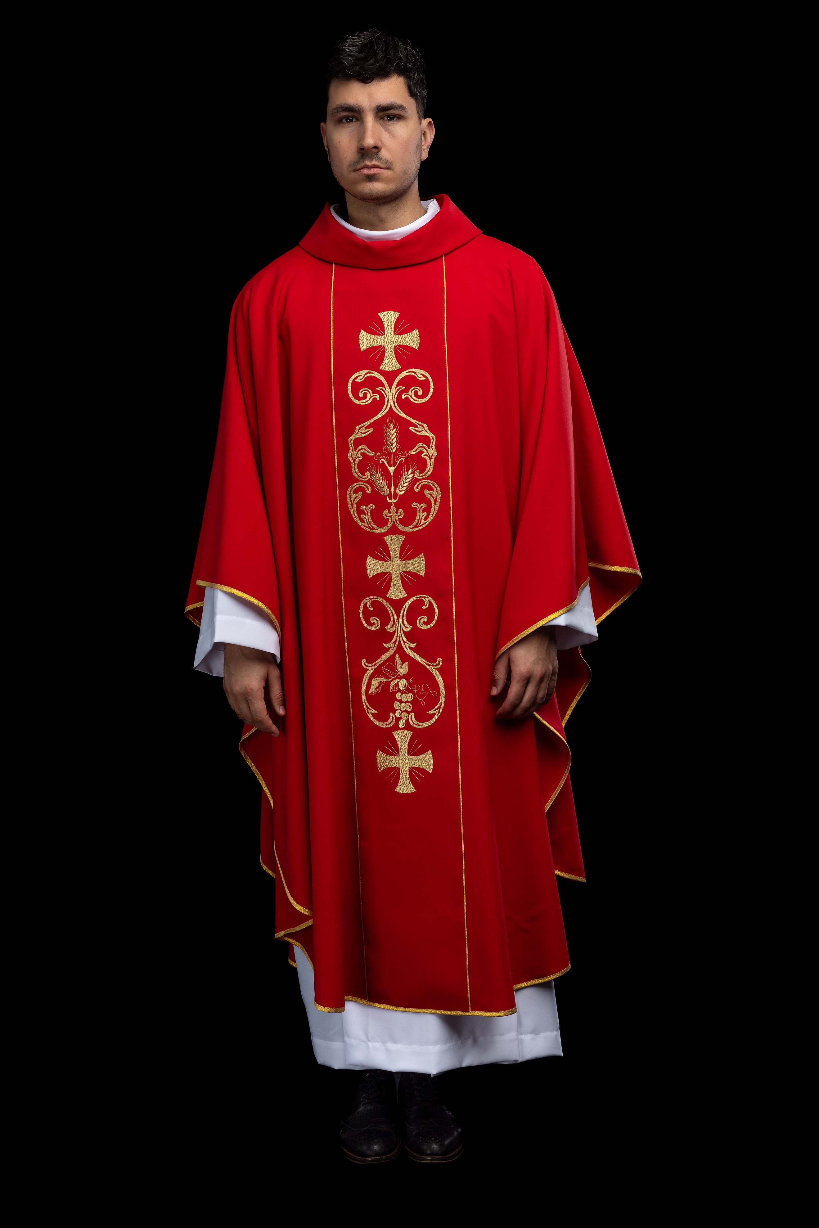 Zeleni liturgijski ornat ukrašen vezanim pojasom