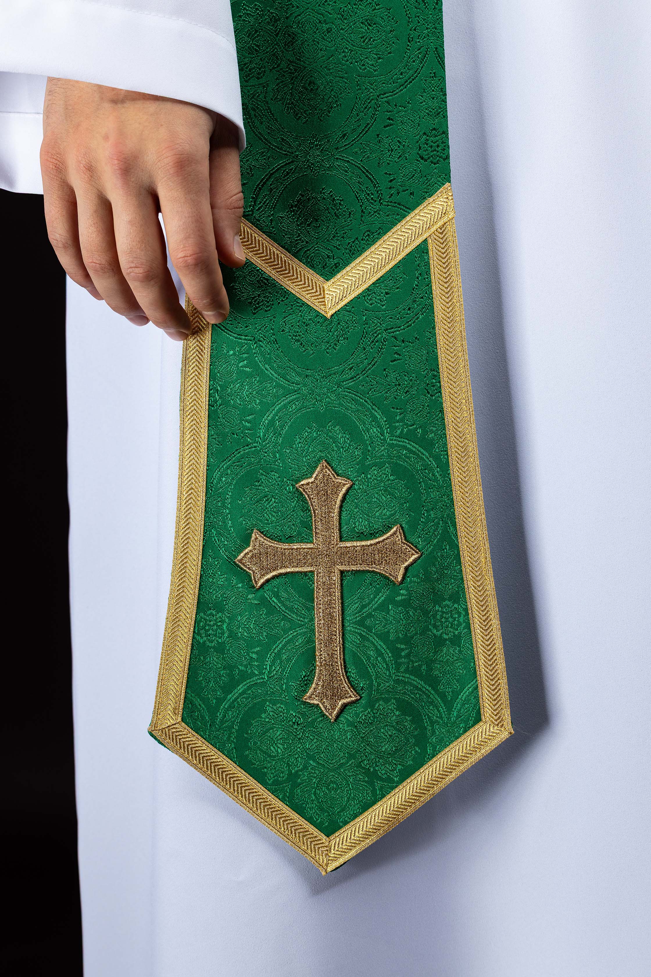 Klerikalna stola zelena vezeni križ