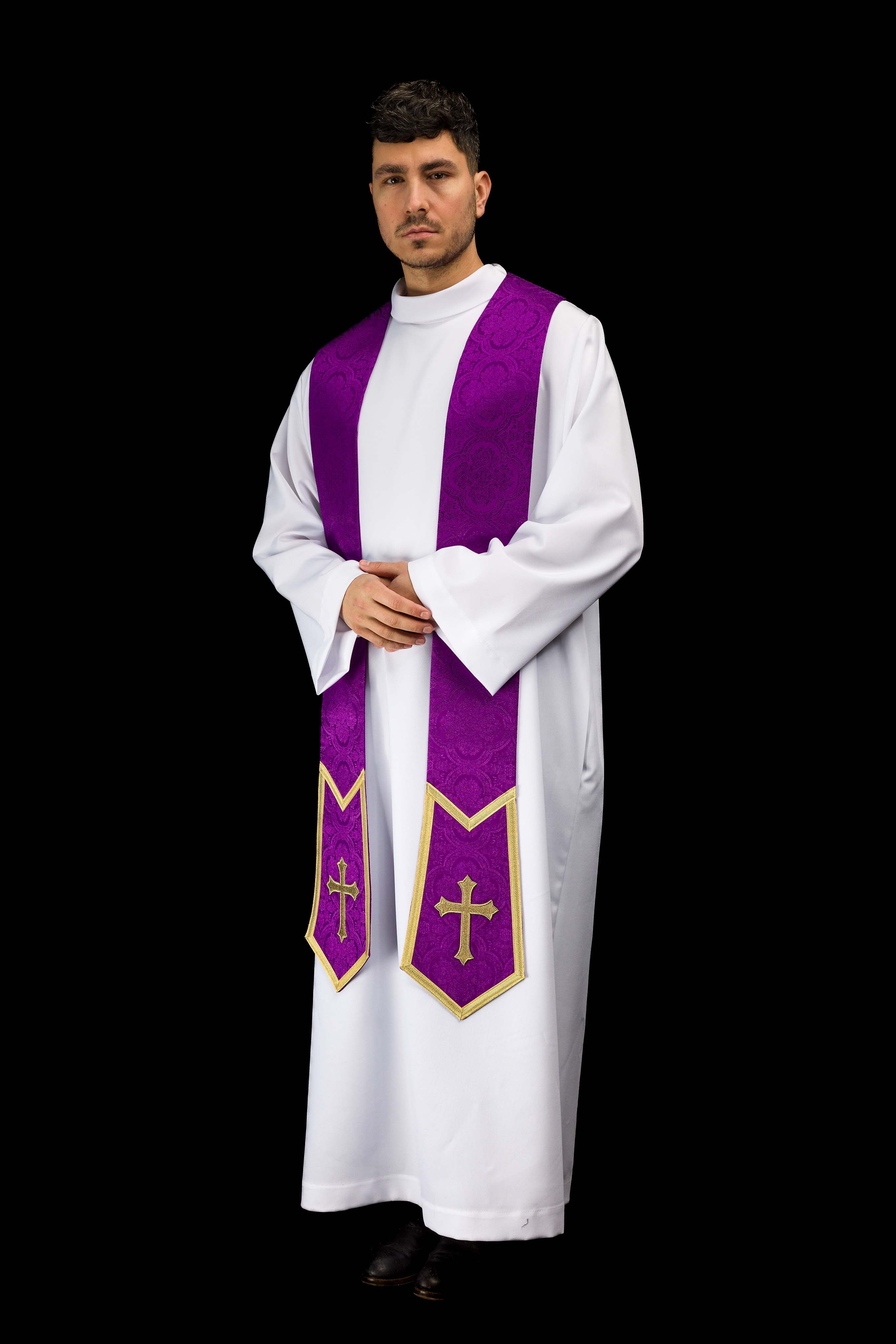 Stuła haftowana z motywem Krzyża fioletowa tkanina żakardowa - ORNATY.PL