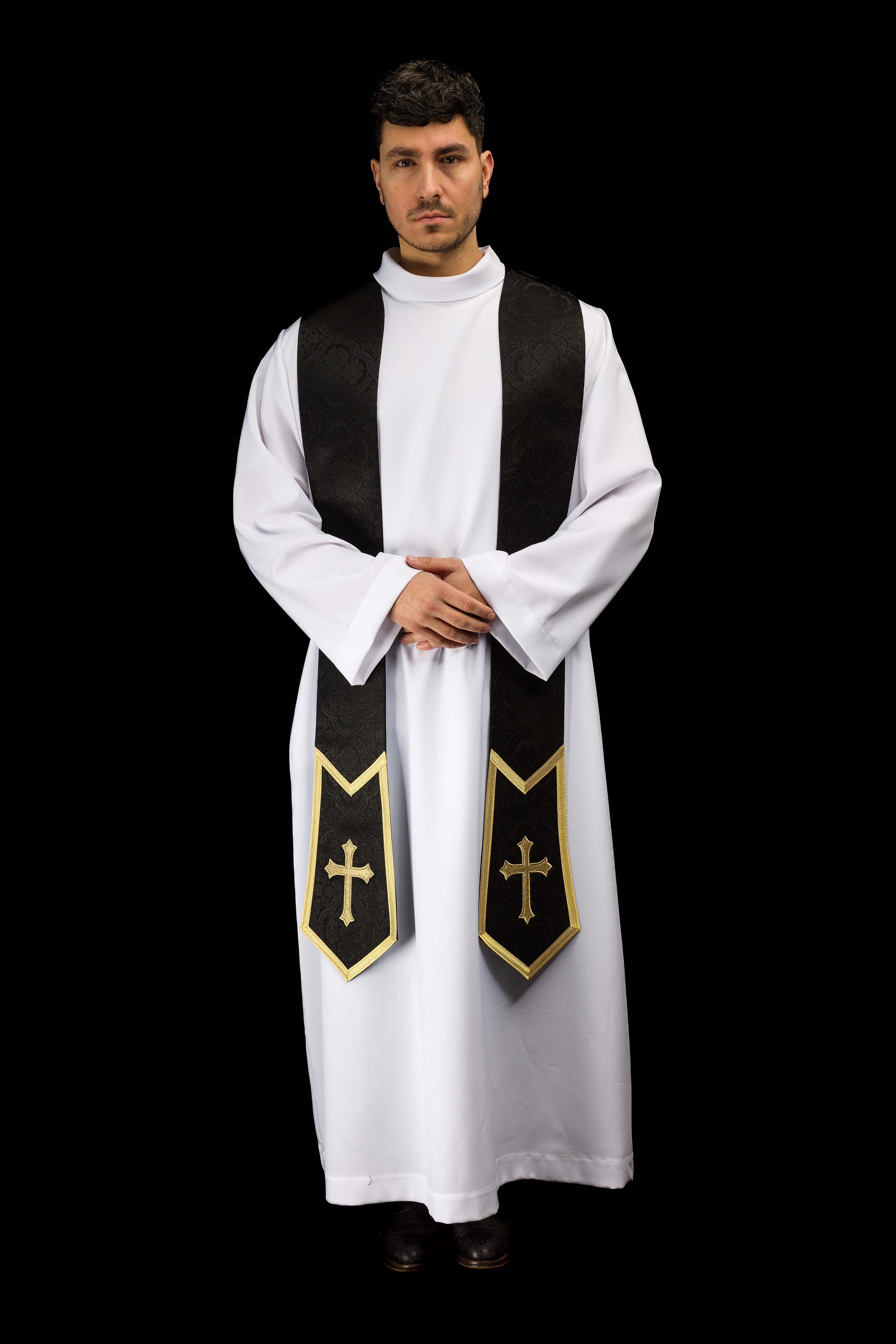 Stuła haftowana z motywem Krzyża czarna tkanina żakardowa - ORNATY.PL