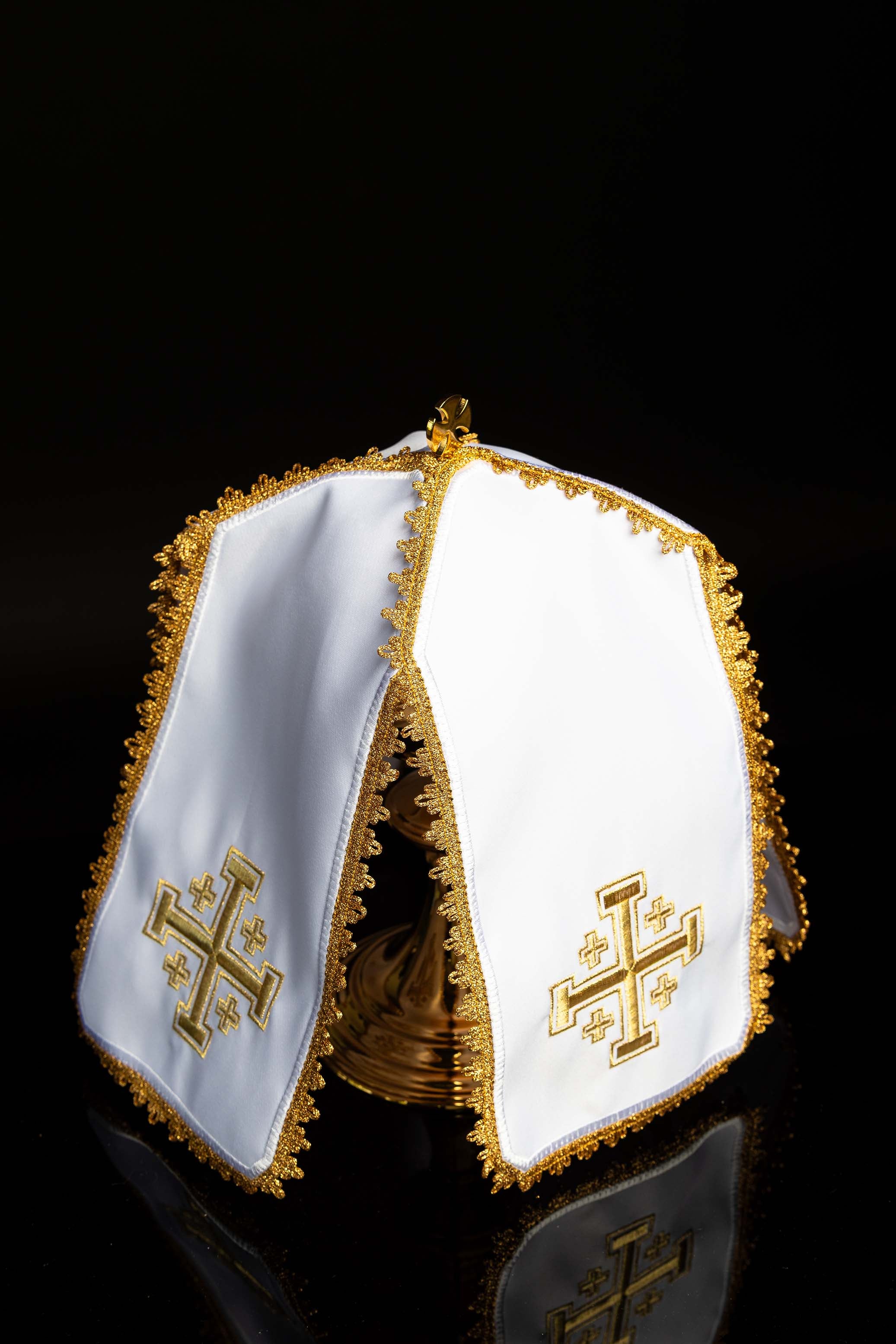Velum za kutiju sa zlatnim vezom