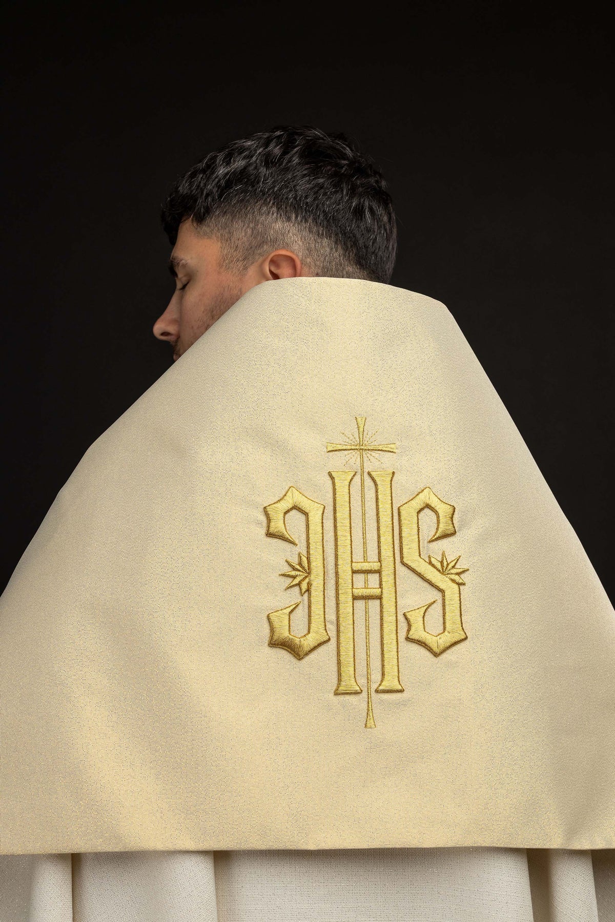Liturgijski vezani veo IHS u zlatnoj boji