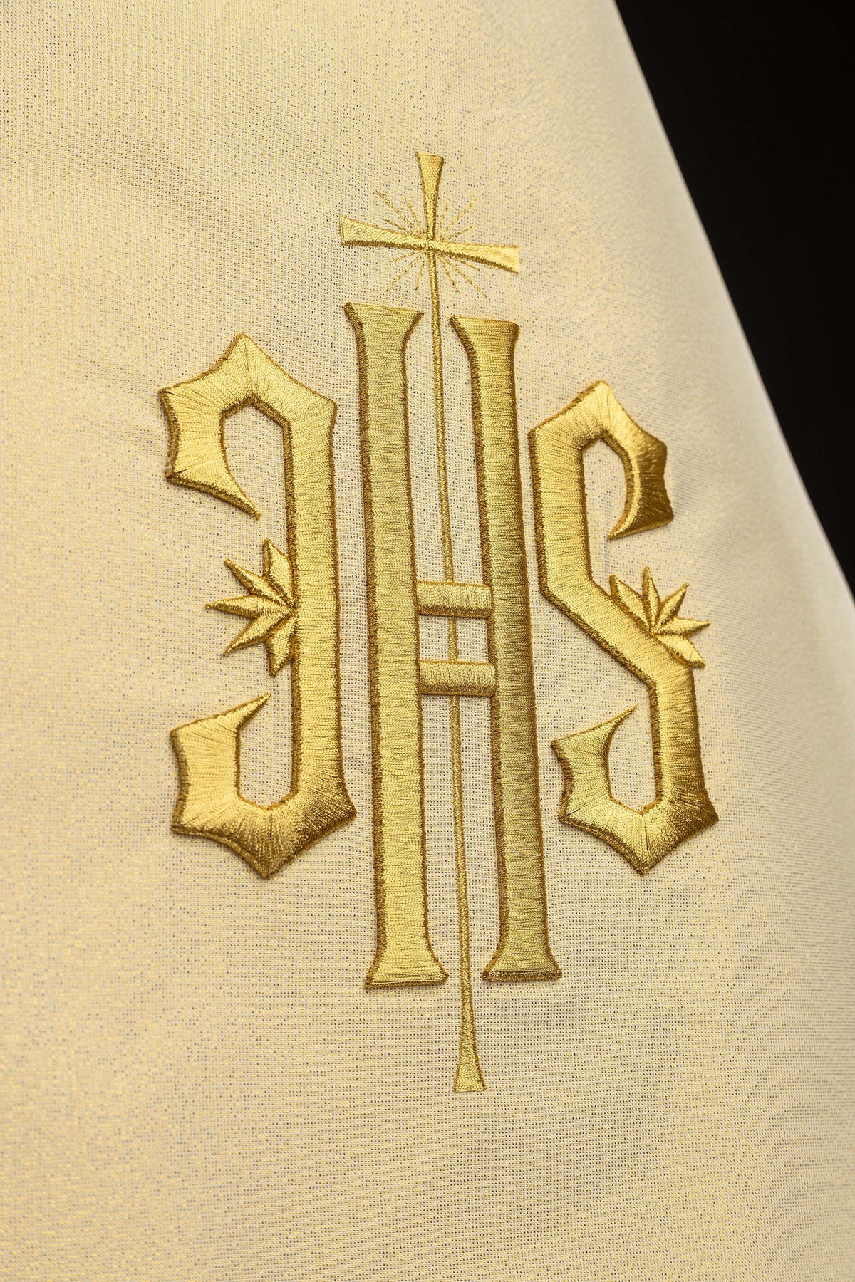 Liturgijski vezani veo IHS u zlatnoj boji