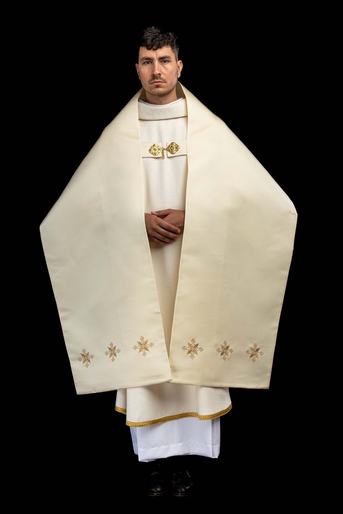 Liturgijski veo s izvezenim IHS