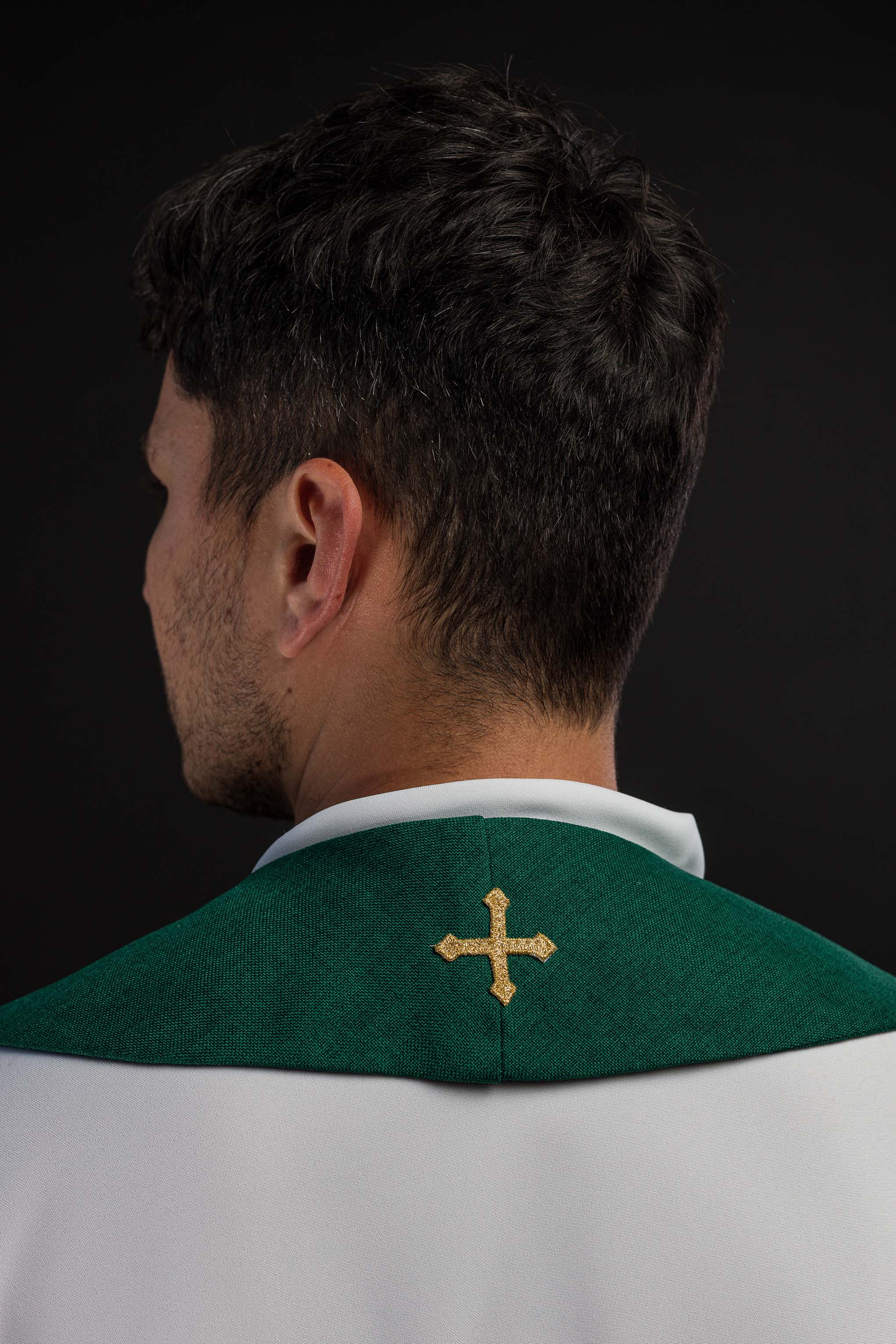 Stuła haftowana z motywem IHS zielona - ORNATY.PL