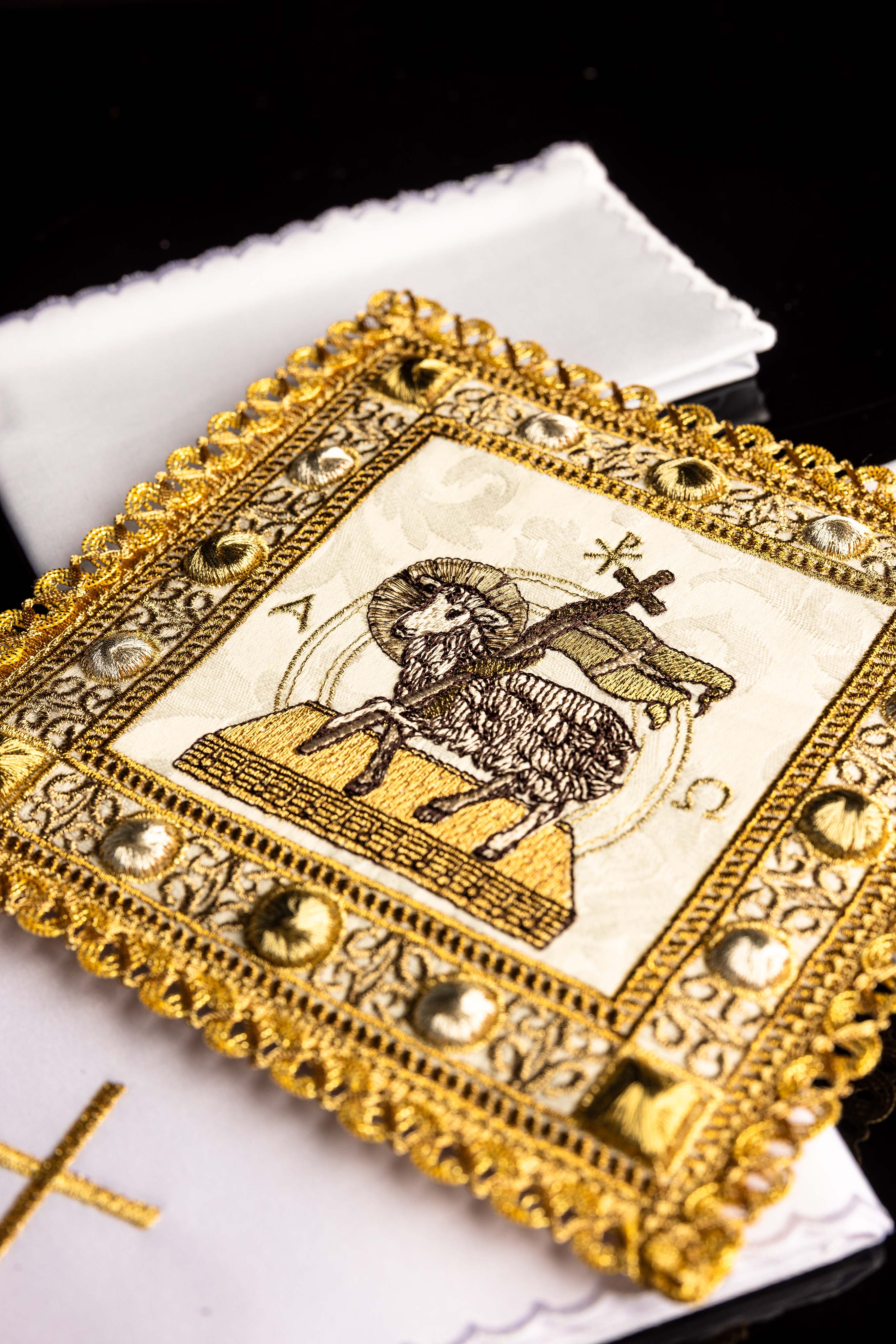 Čašasta donje rublje za Uskrs s janjcem