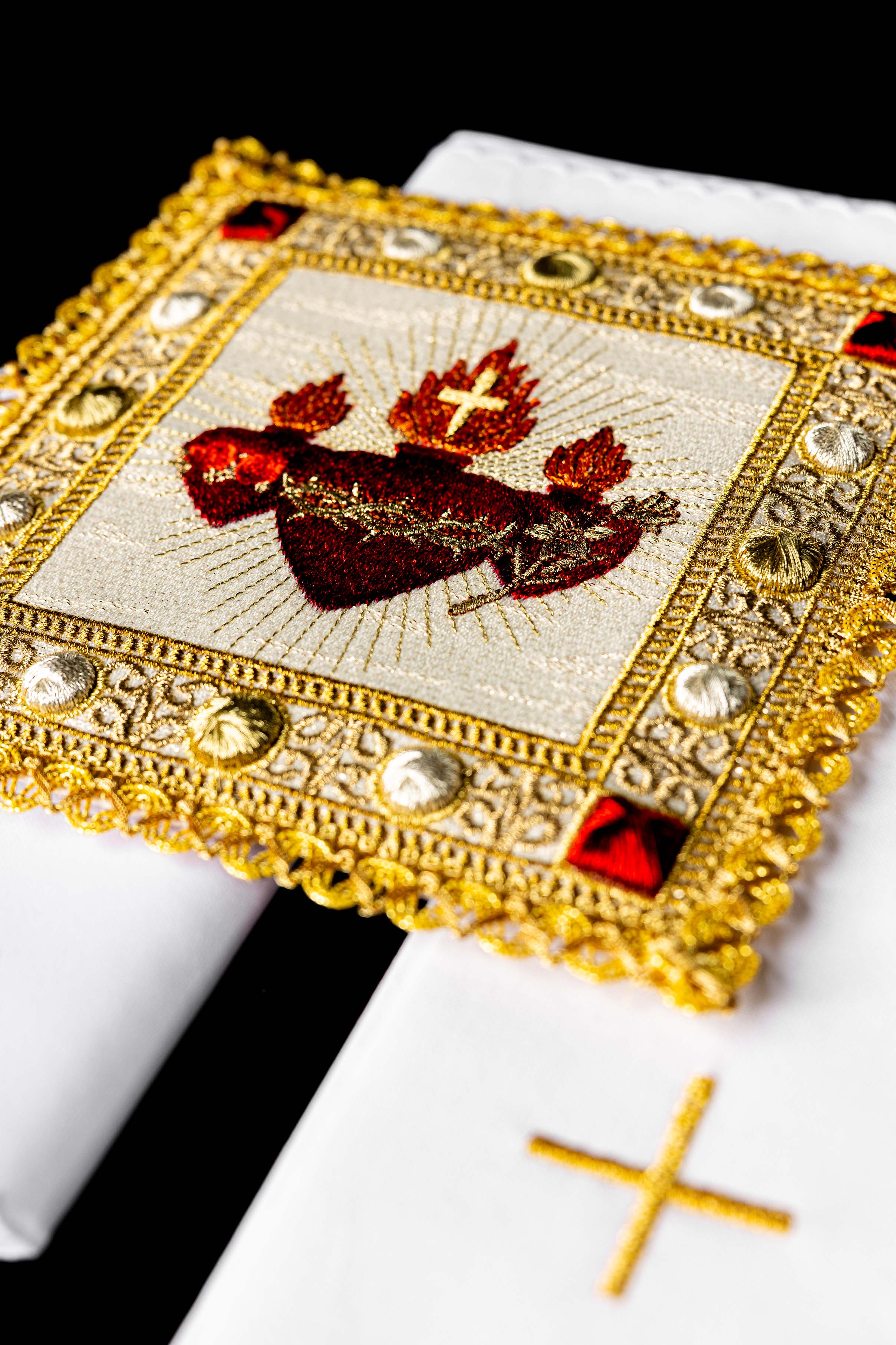 Bielizna kielichowa z haftem trzech serc - ORNATY.PL