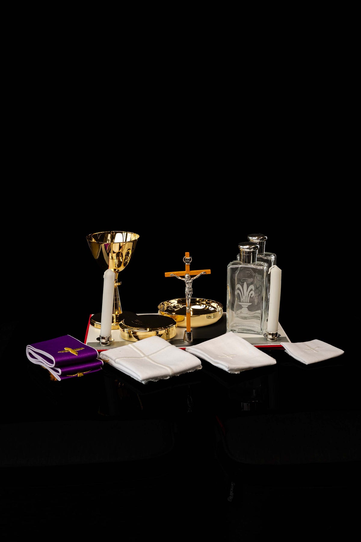 Kofer za misije s liturgijskom opremom