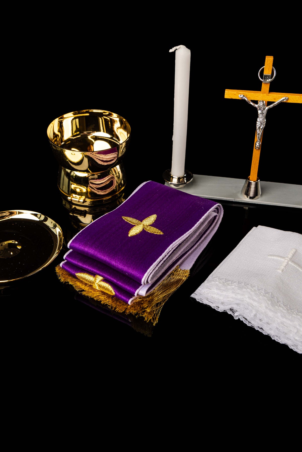Kovčeg s liturgijskom opremom za misije
